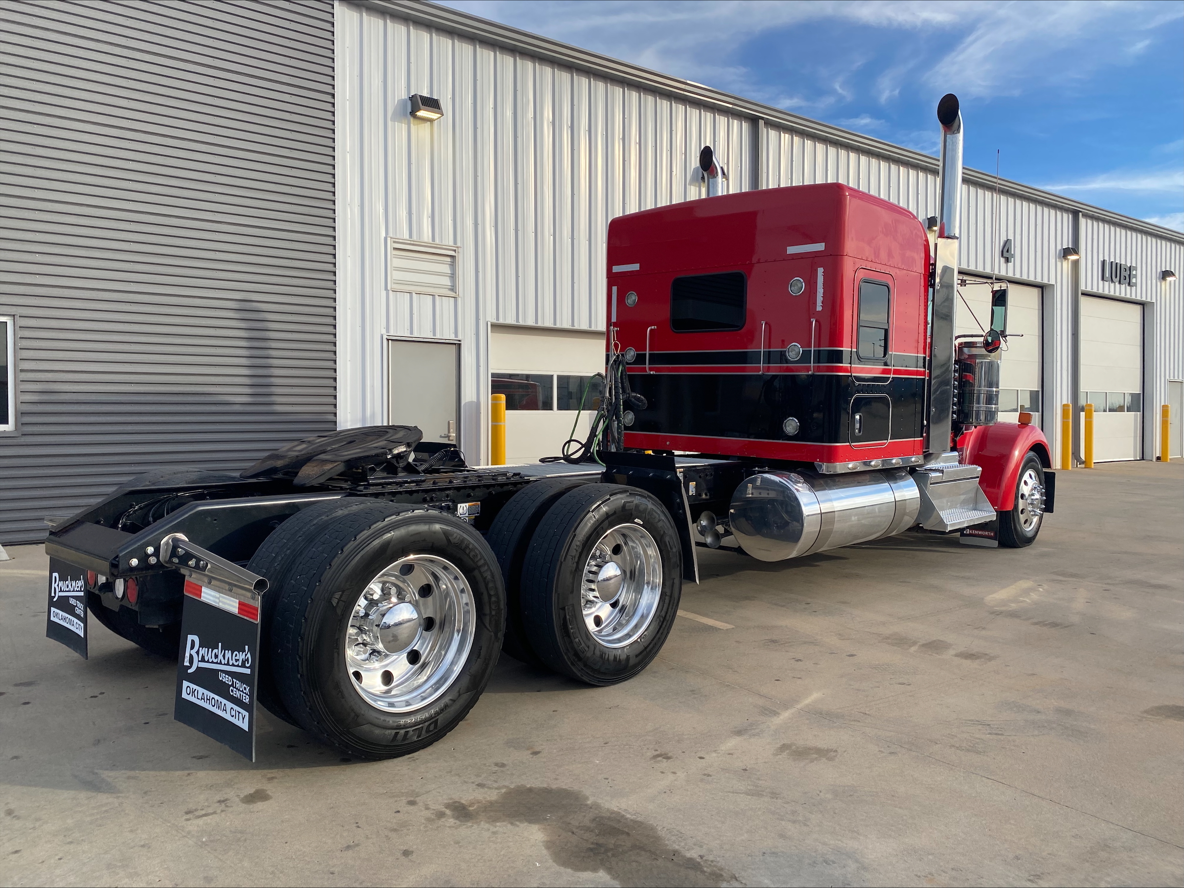 2019 Kenworth W900 - image 5