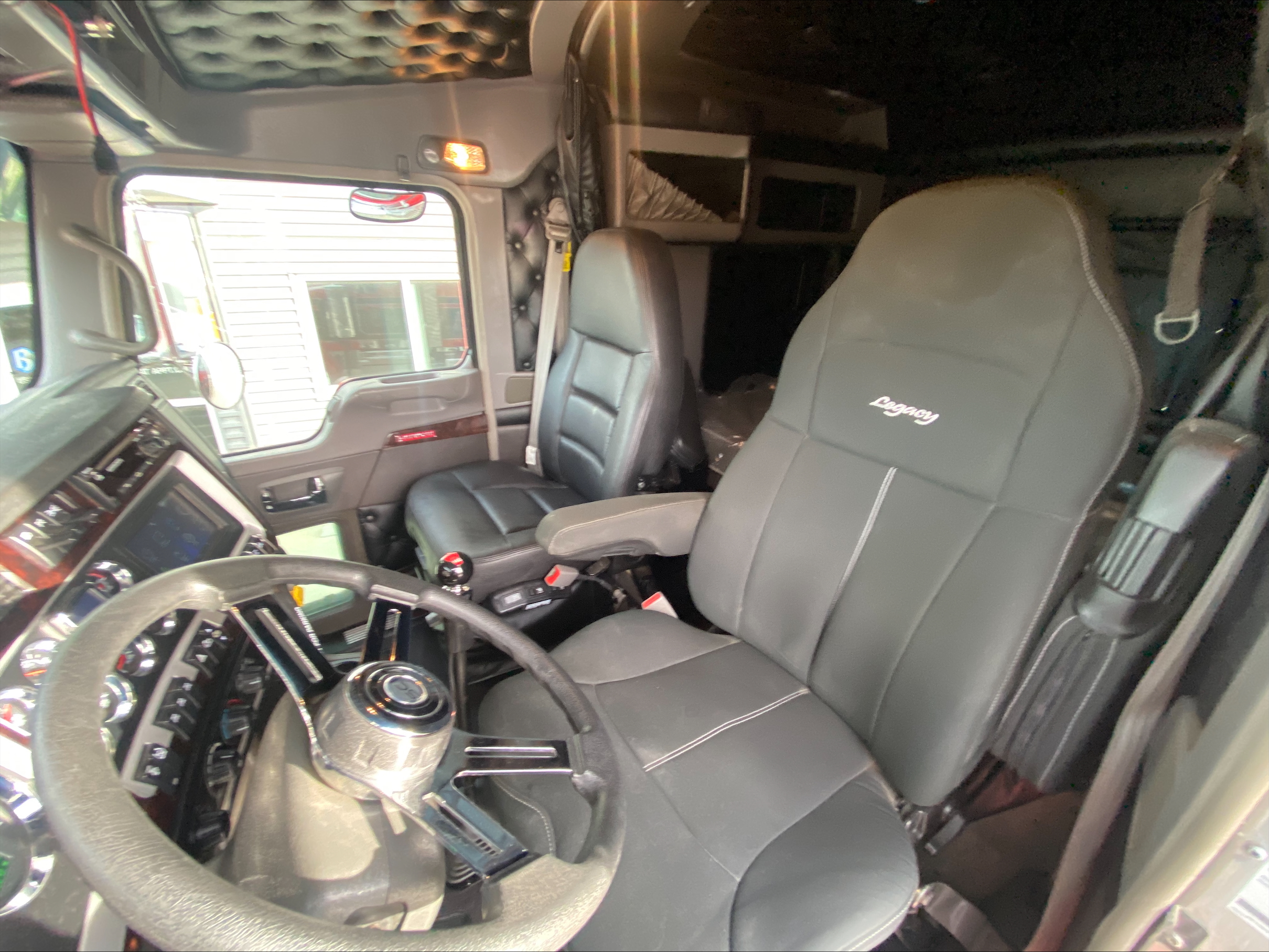 2019 Kenworth W900 - image 13