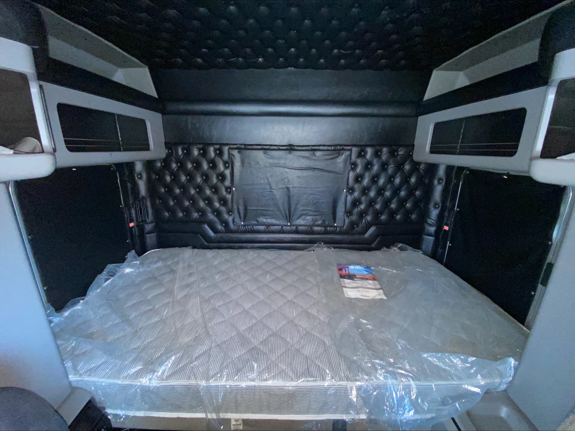 2019 Kenworth W900 - image 22