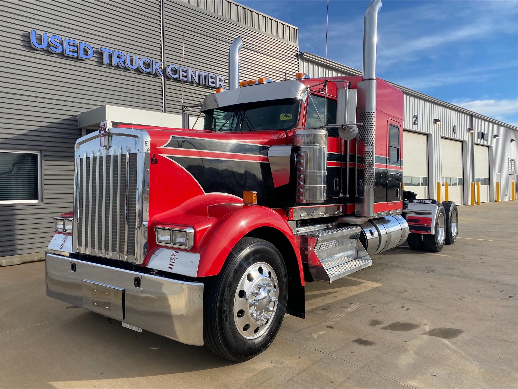 2019 Kenworth W900 - image 1
