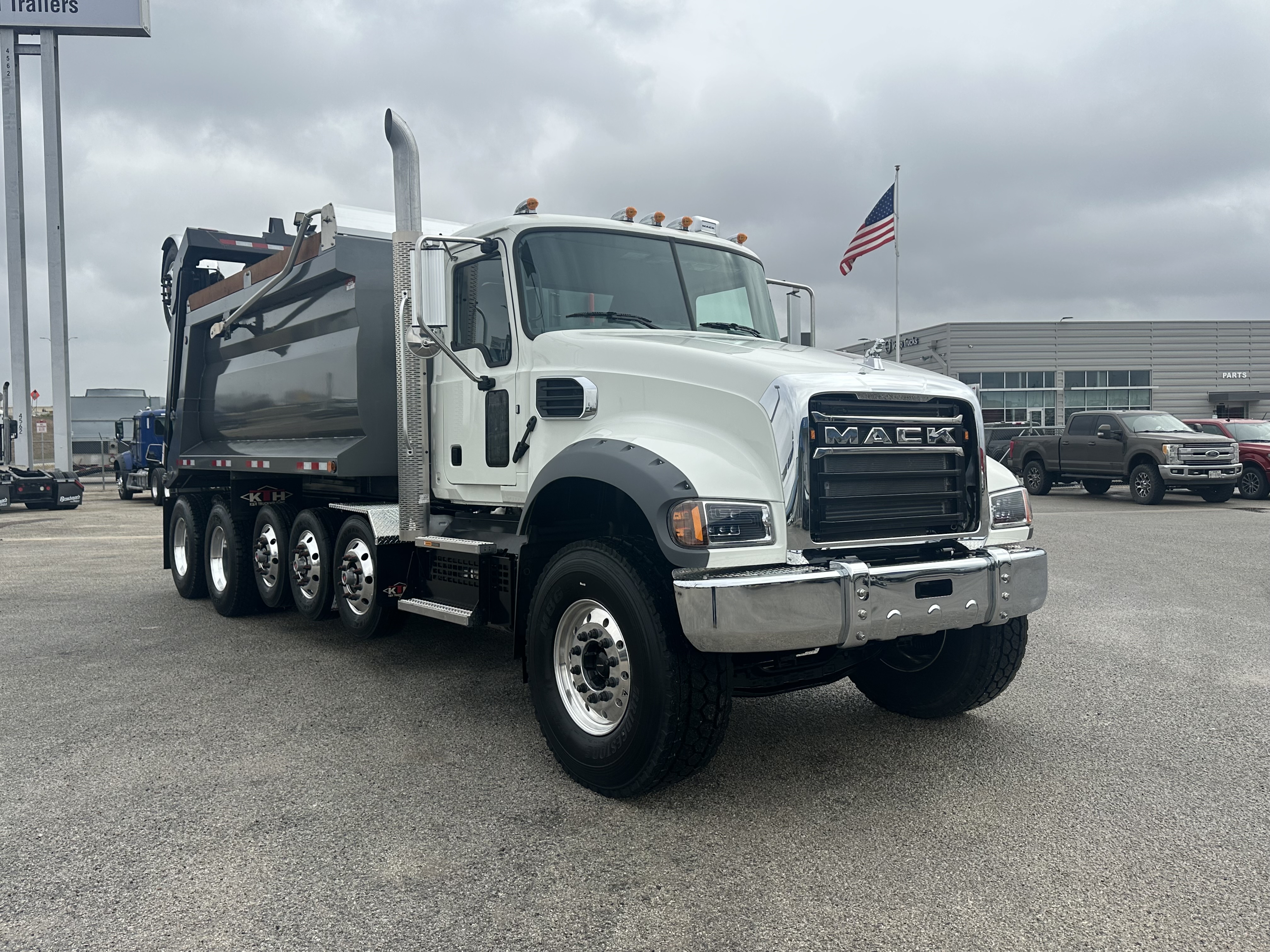 2026 Mack Granite - image 2