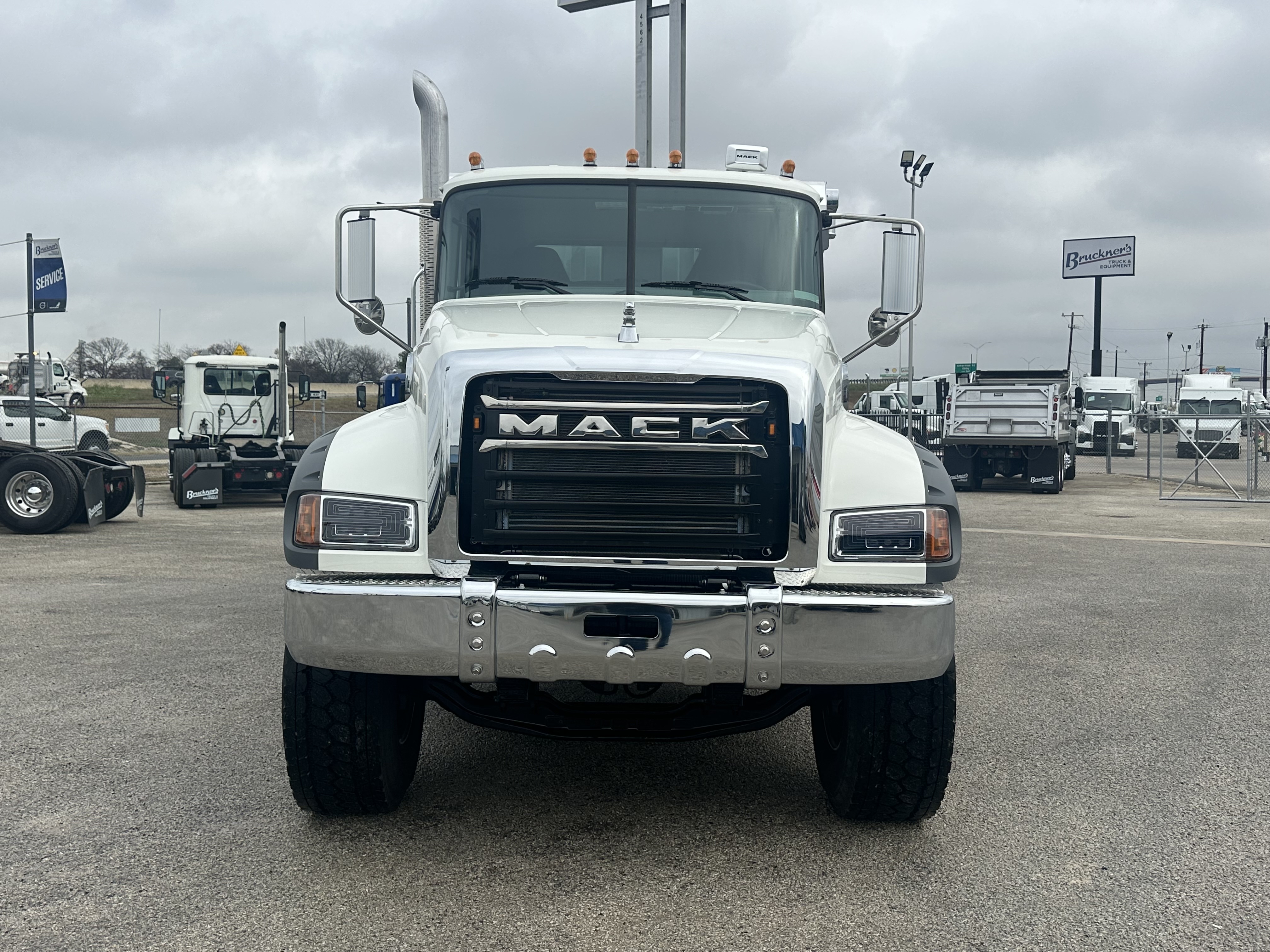 2026 Mack Granite - image 3