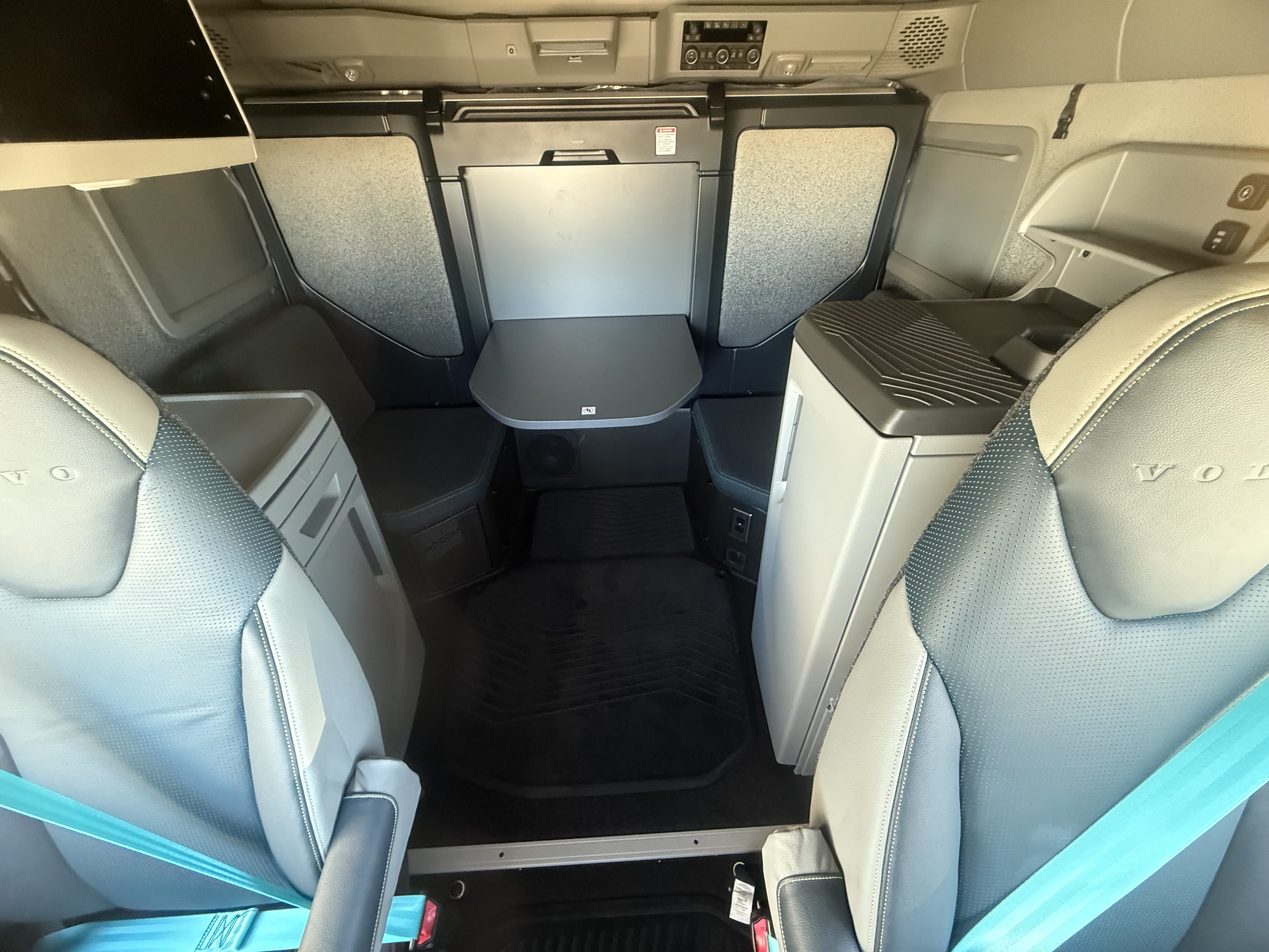 2026 Volvo - image 14