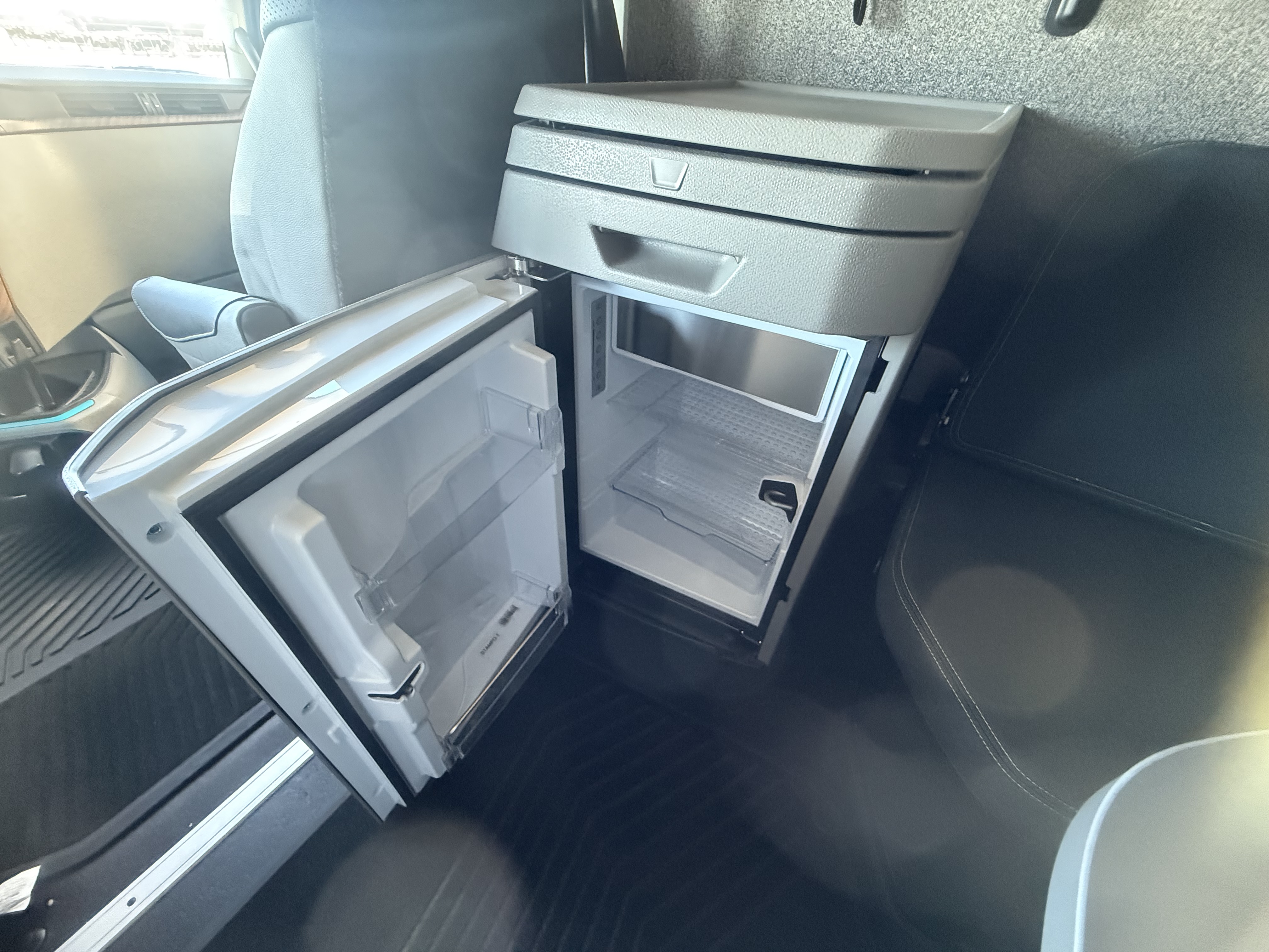 2026 Volvo - image 16