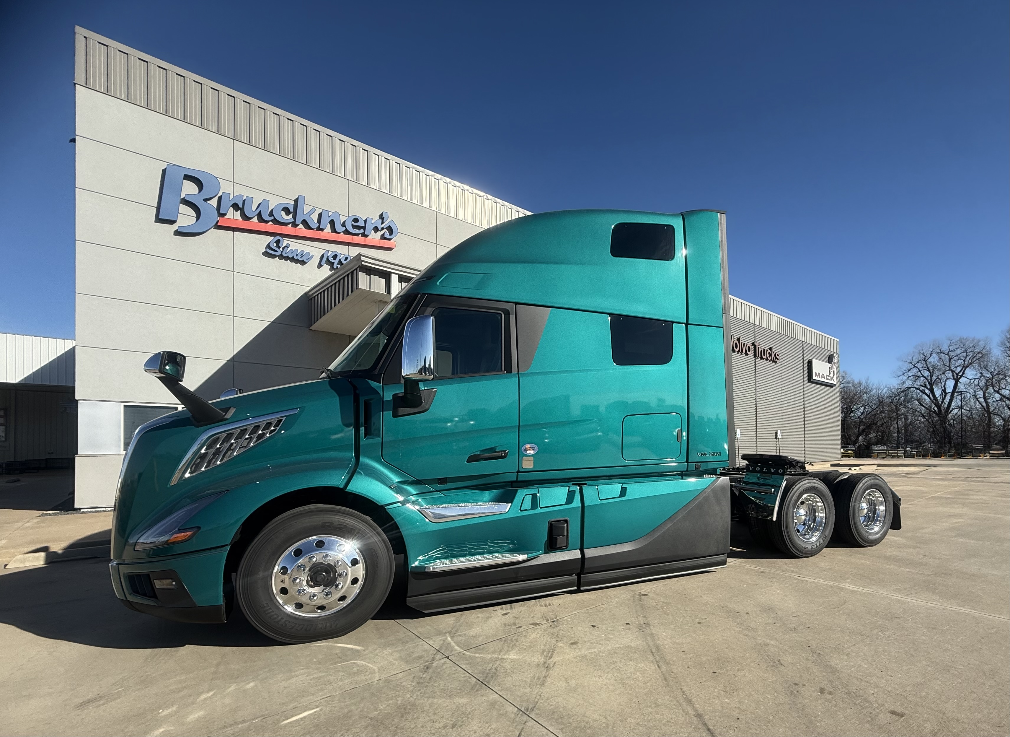 2026 Volvo - image 2