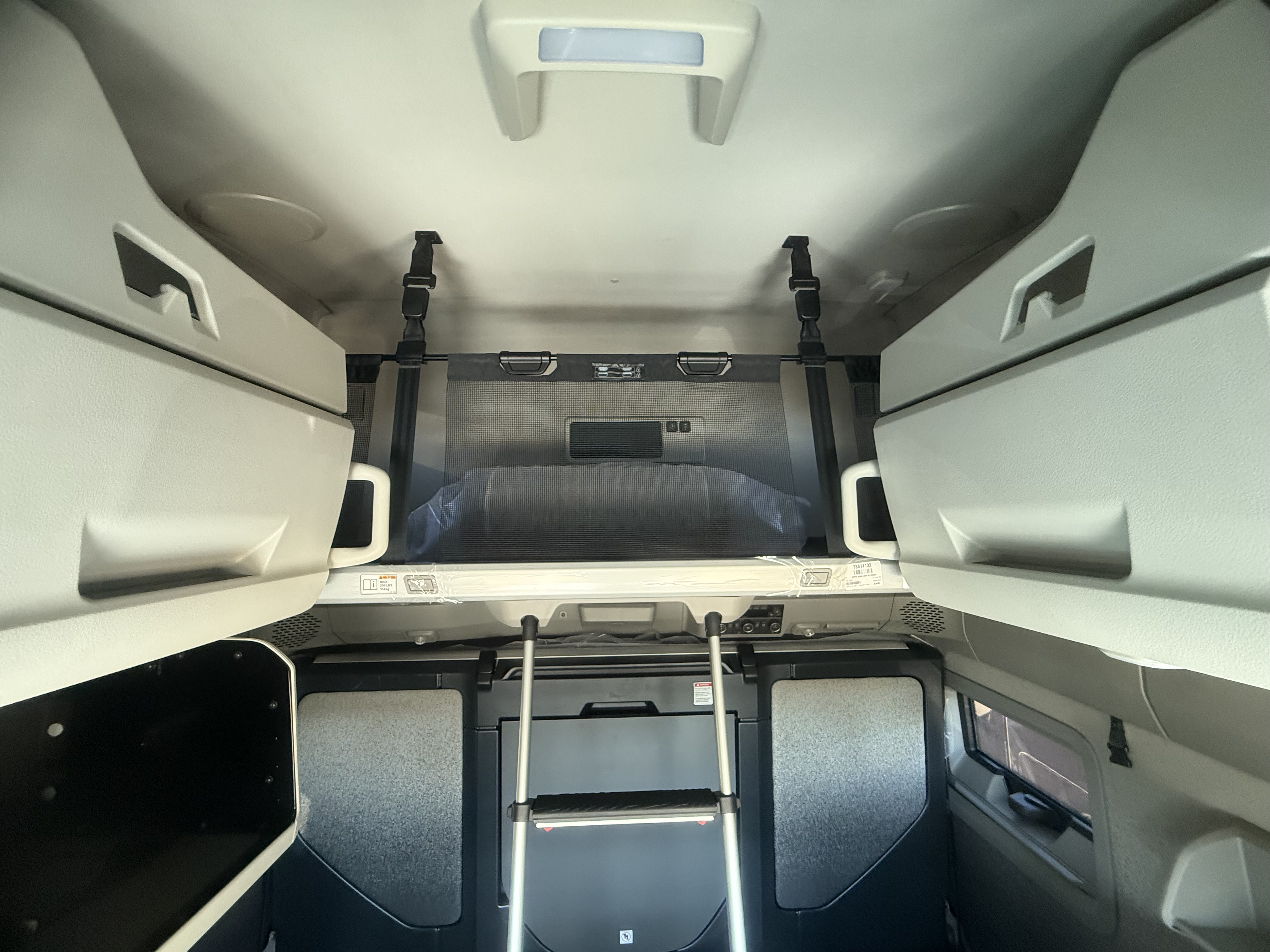 2026 Volvo - image 23