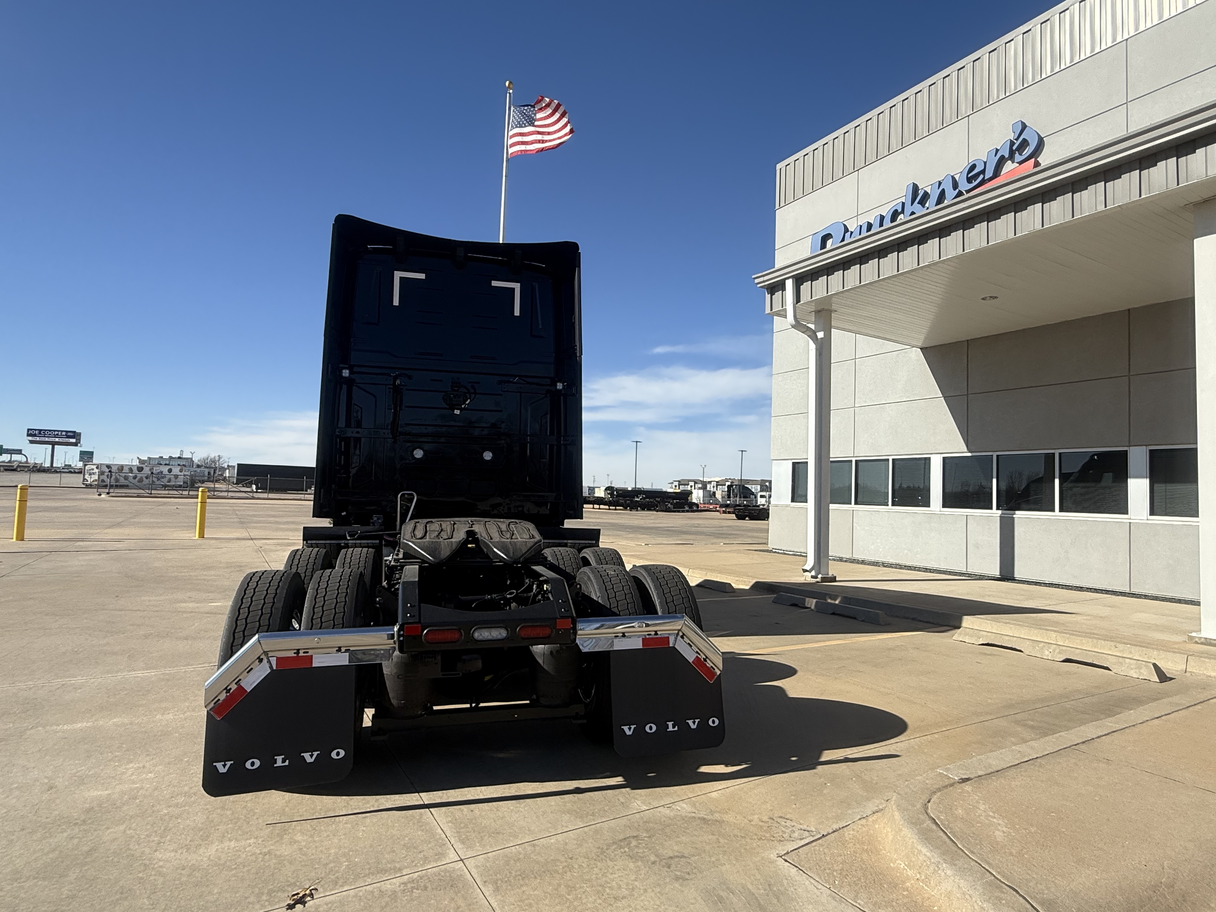 2026 Volvo - image 5