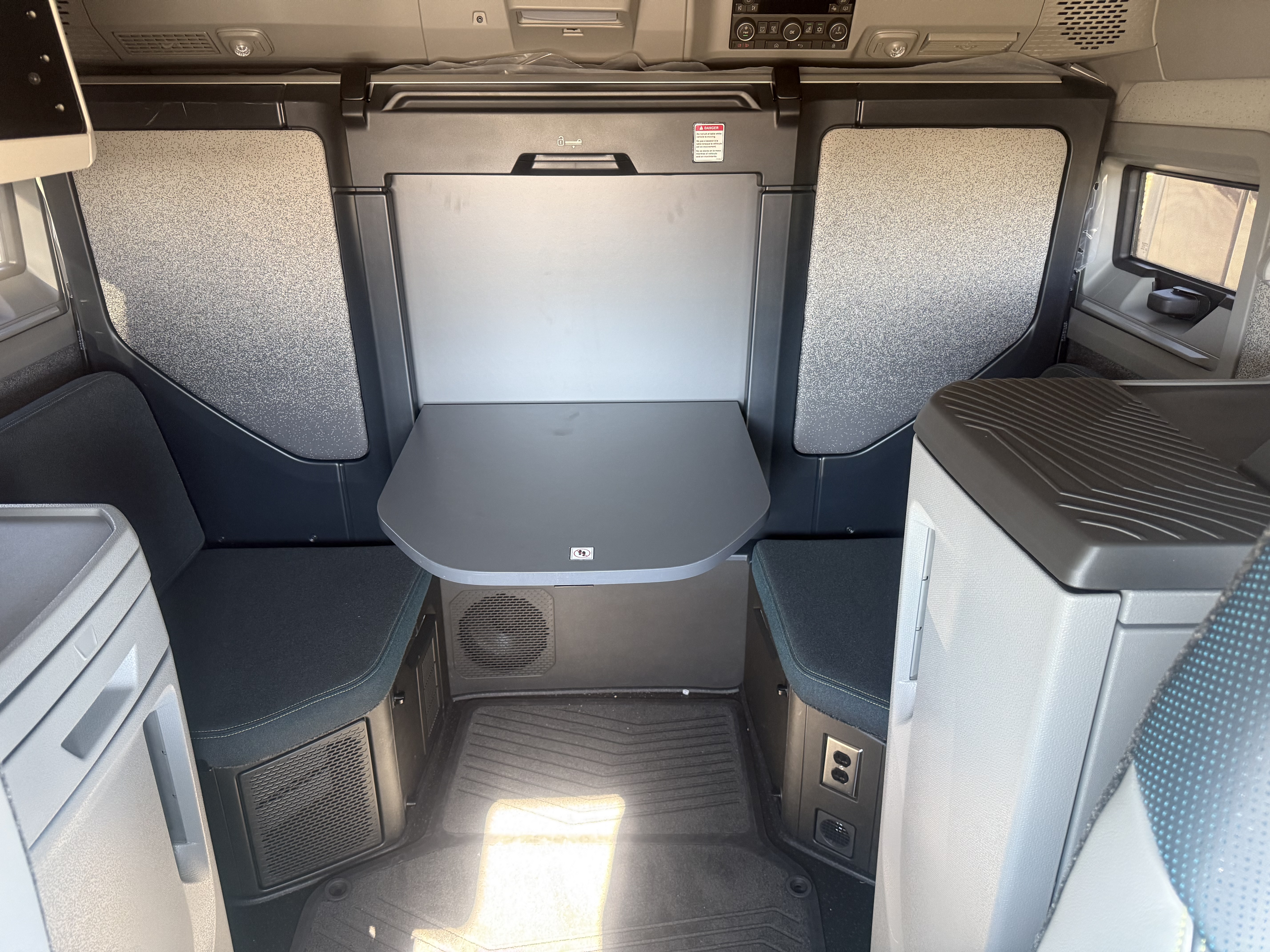 2026 Volvo - image 19