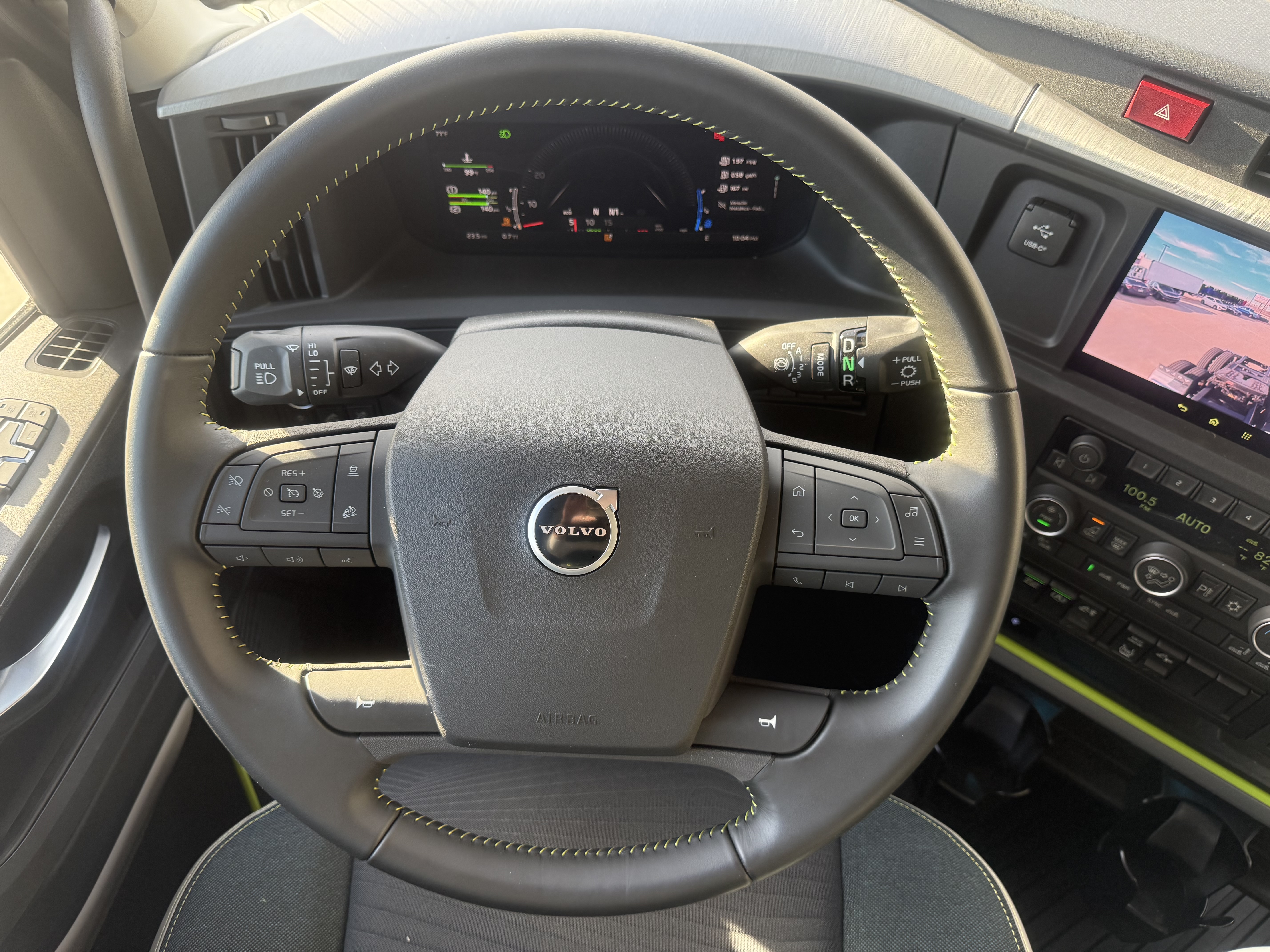 2026 Volvo - image 11