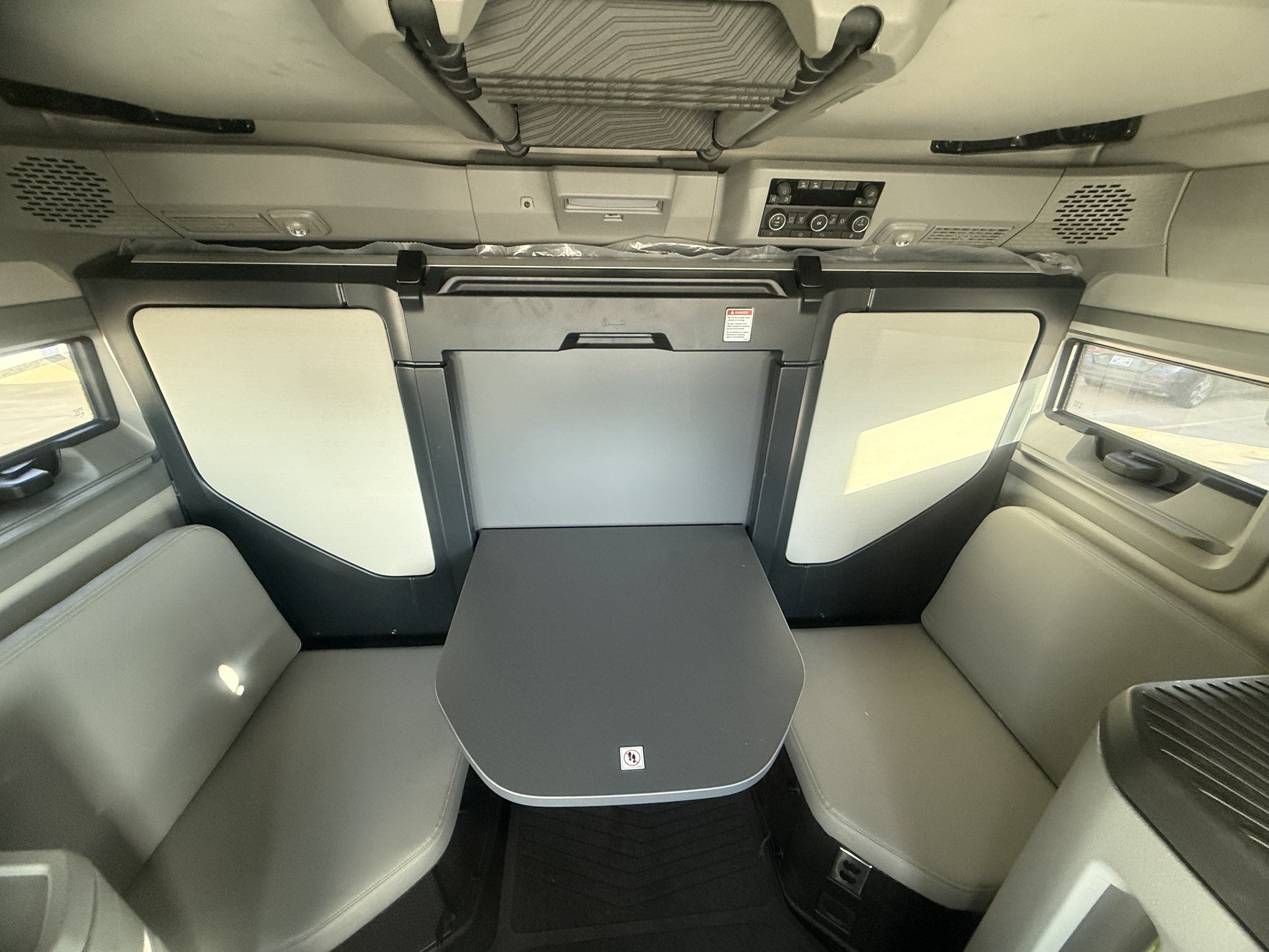 2026 Volvo - image 18