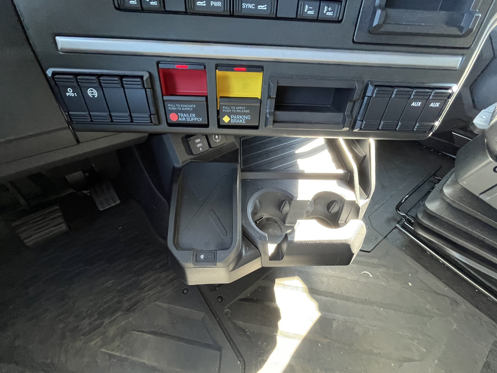 2026 Mack - image 15