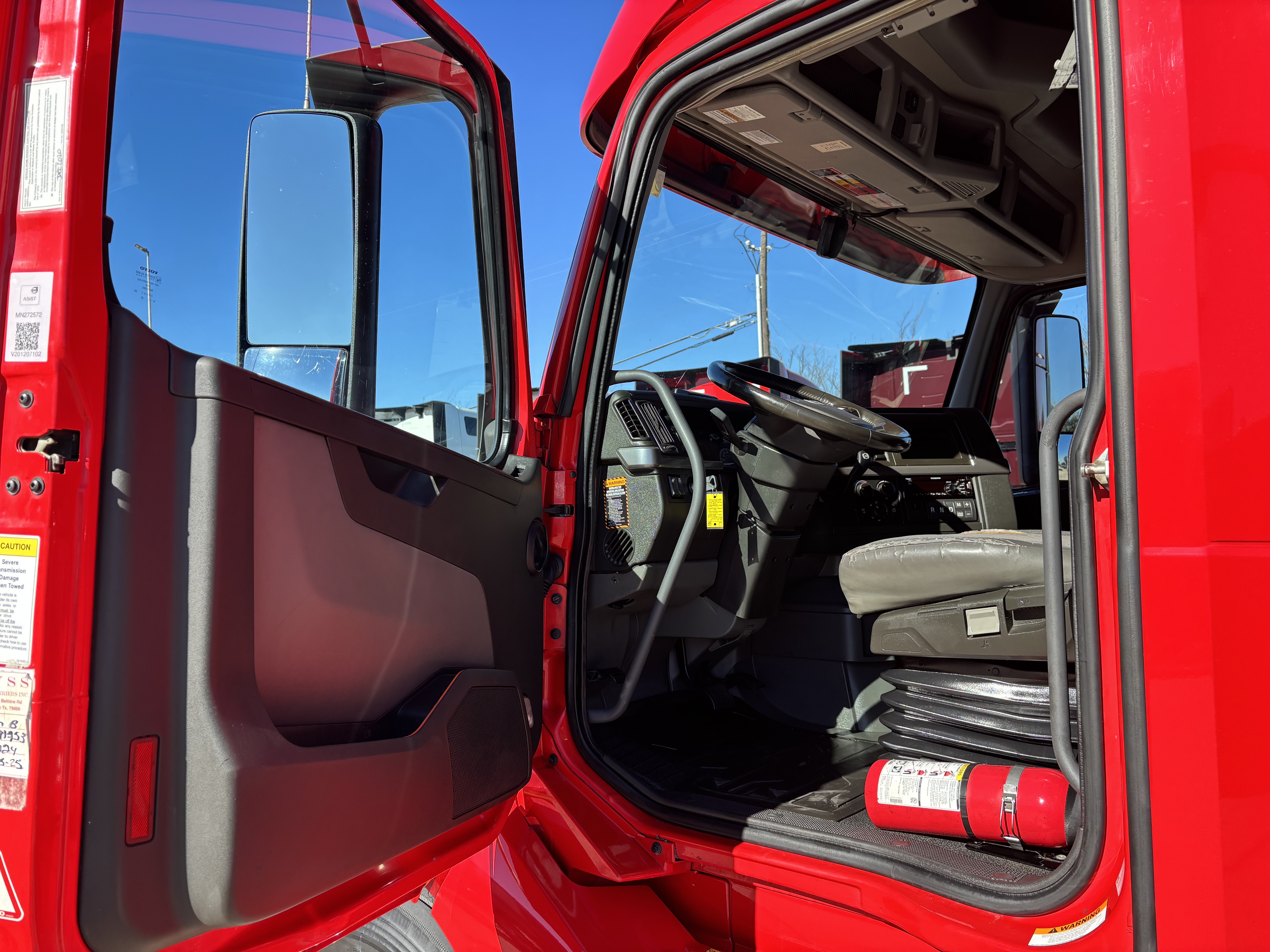 2021 Volvo - image 20