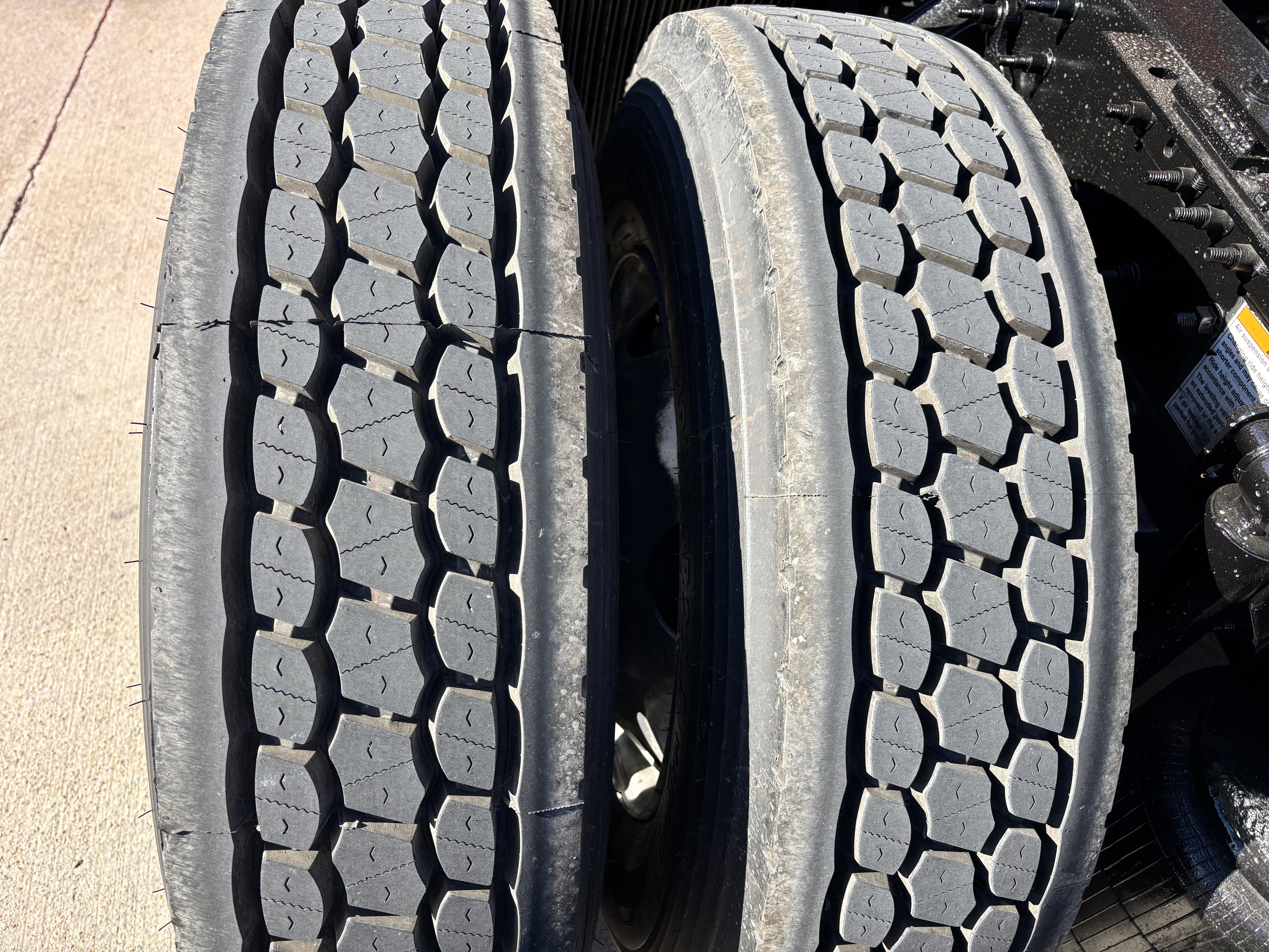 2021 Volvo - image 15