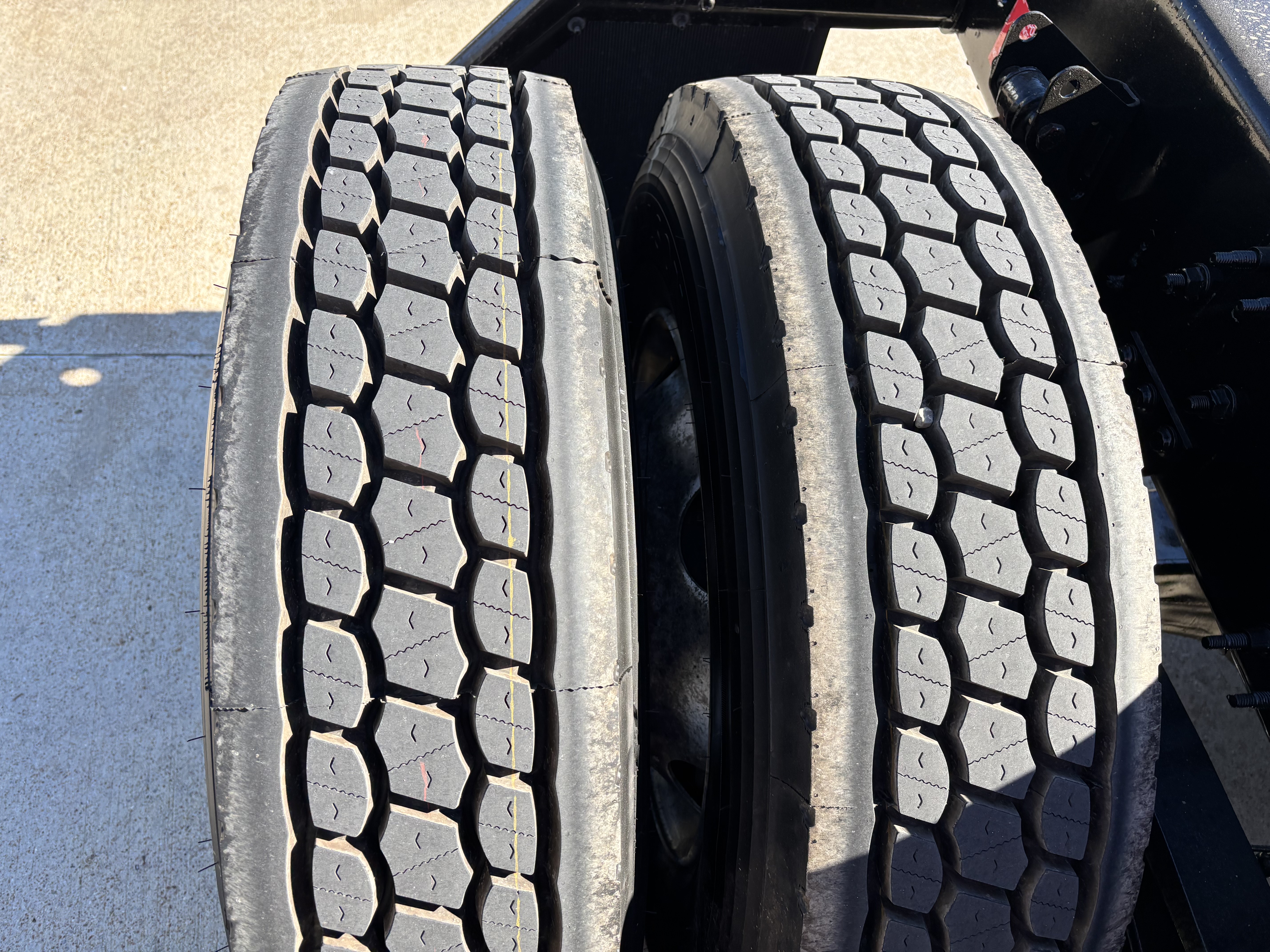 2021 Volvo - image 13