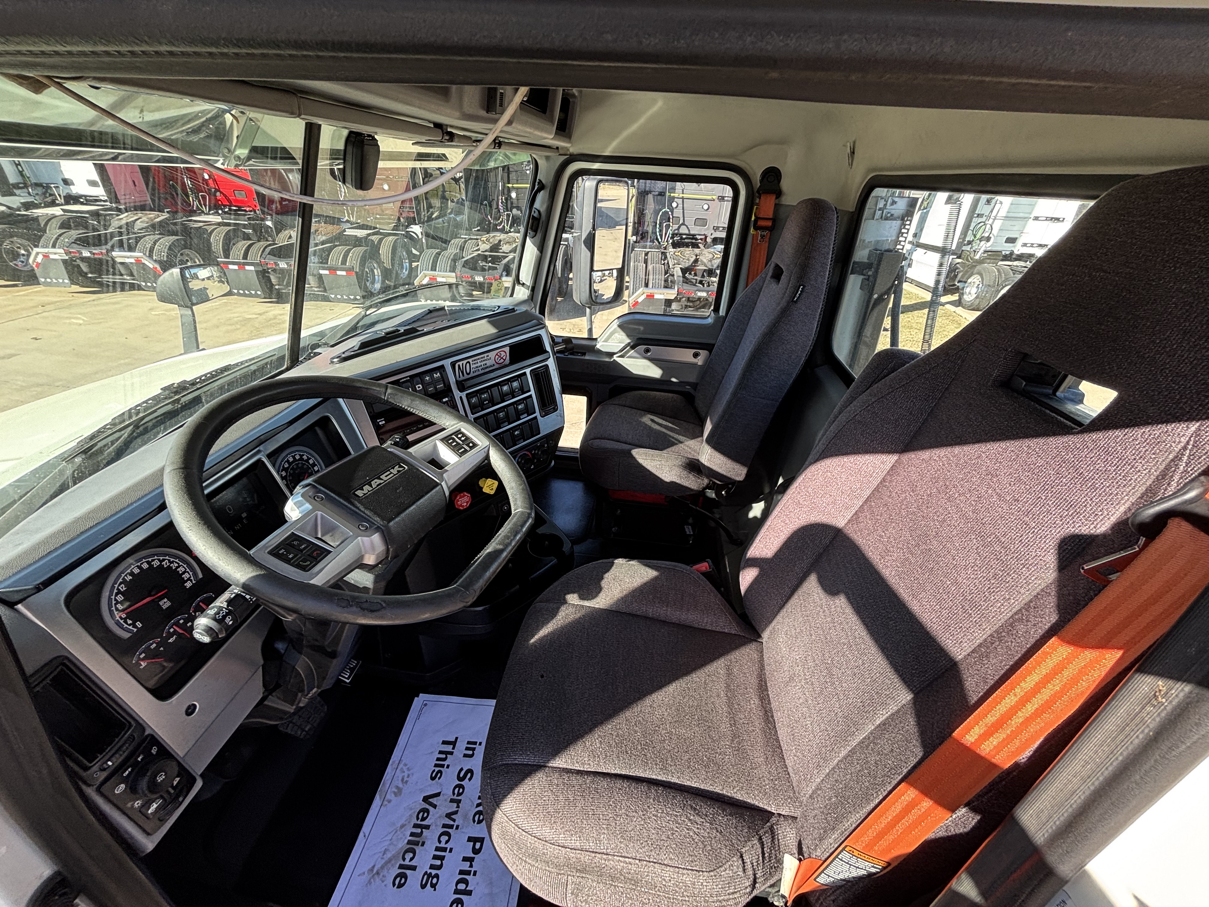 2020 Mack - image 21