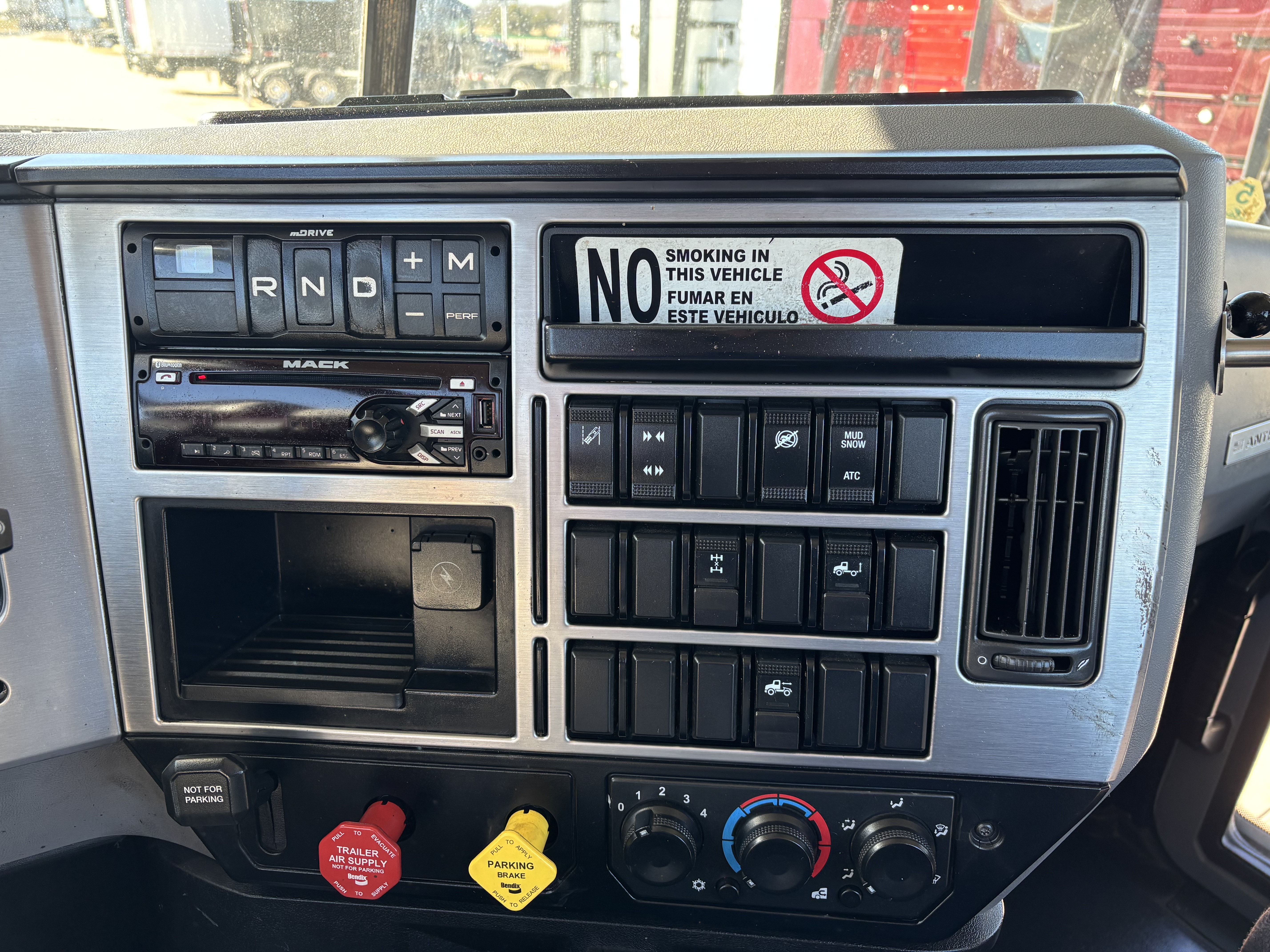 2020 Mack - image 23