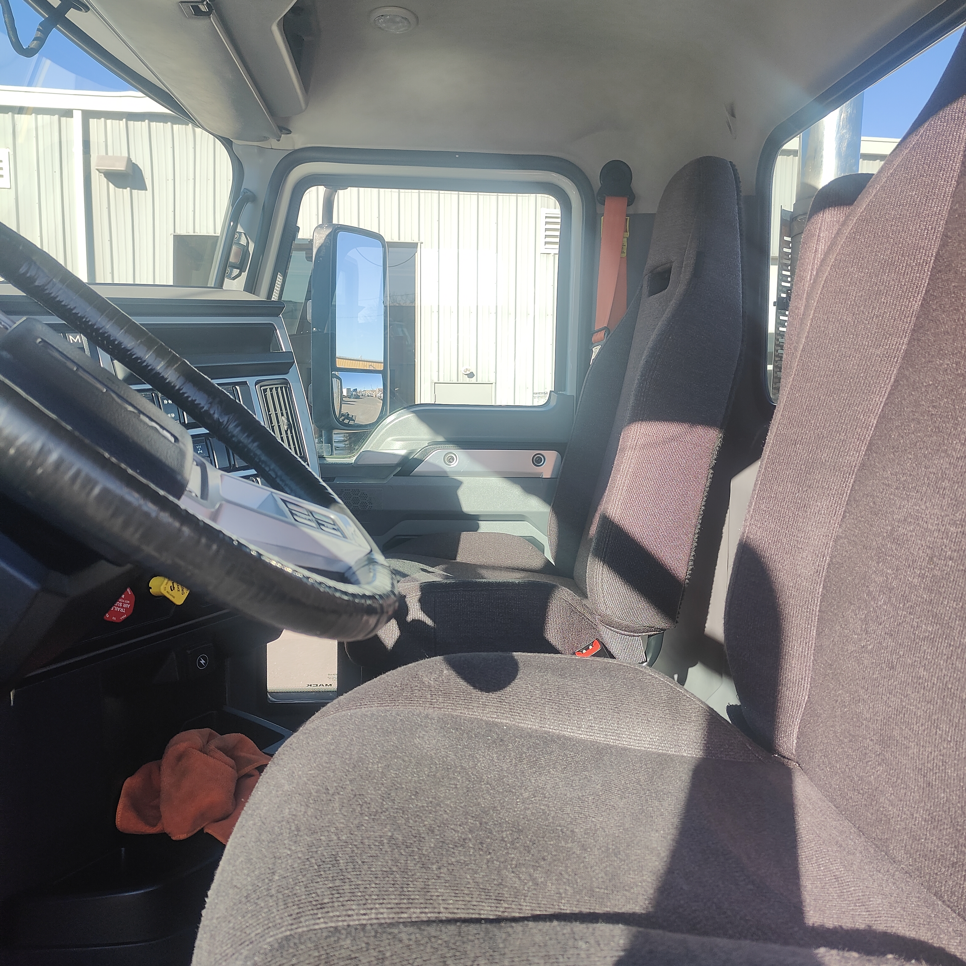 2020 Mack - image 12