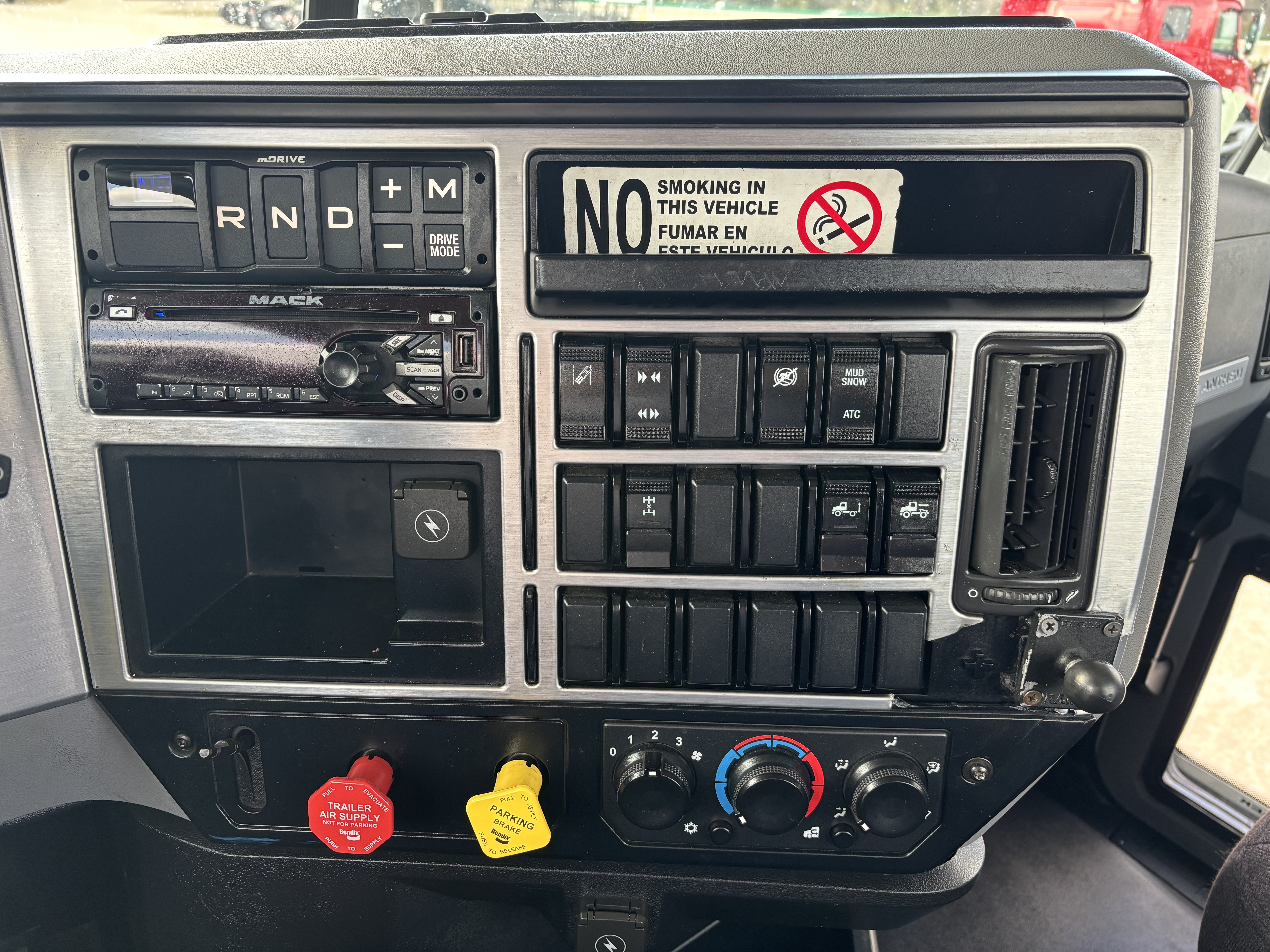 2020 Mack - image 23