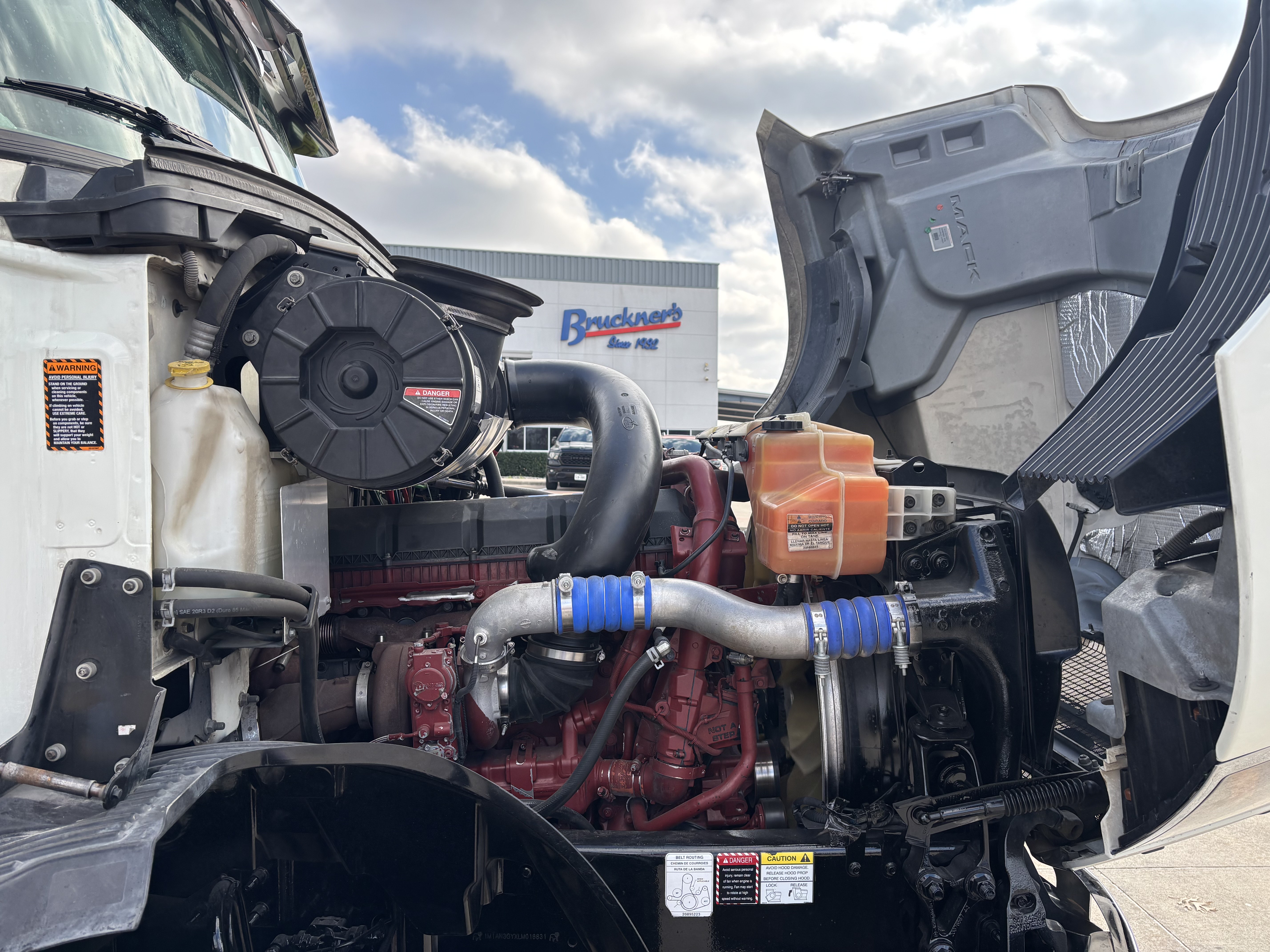 2020 Mack - image 10