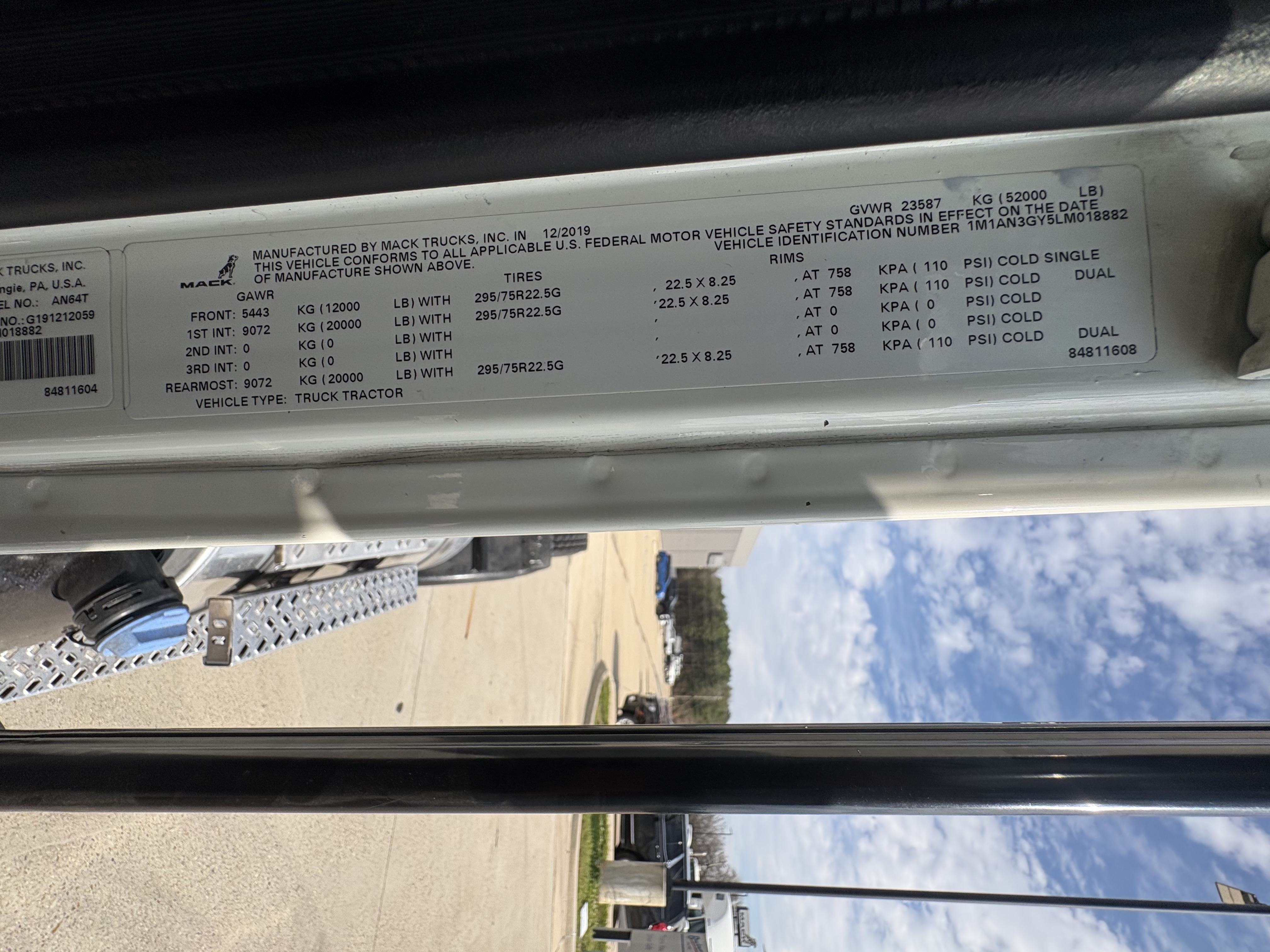 2020 Mack - image 18