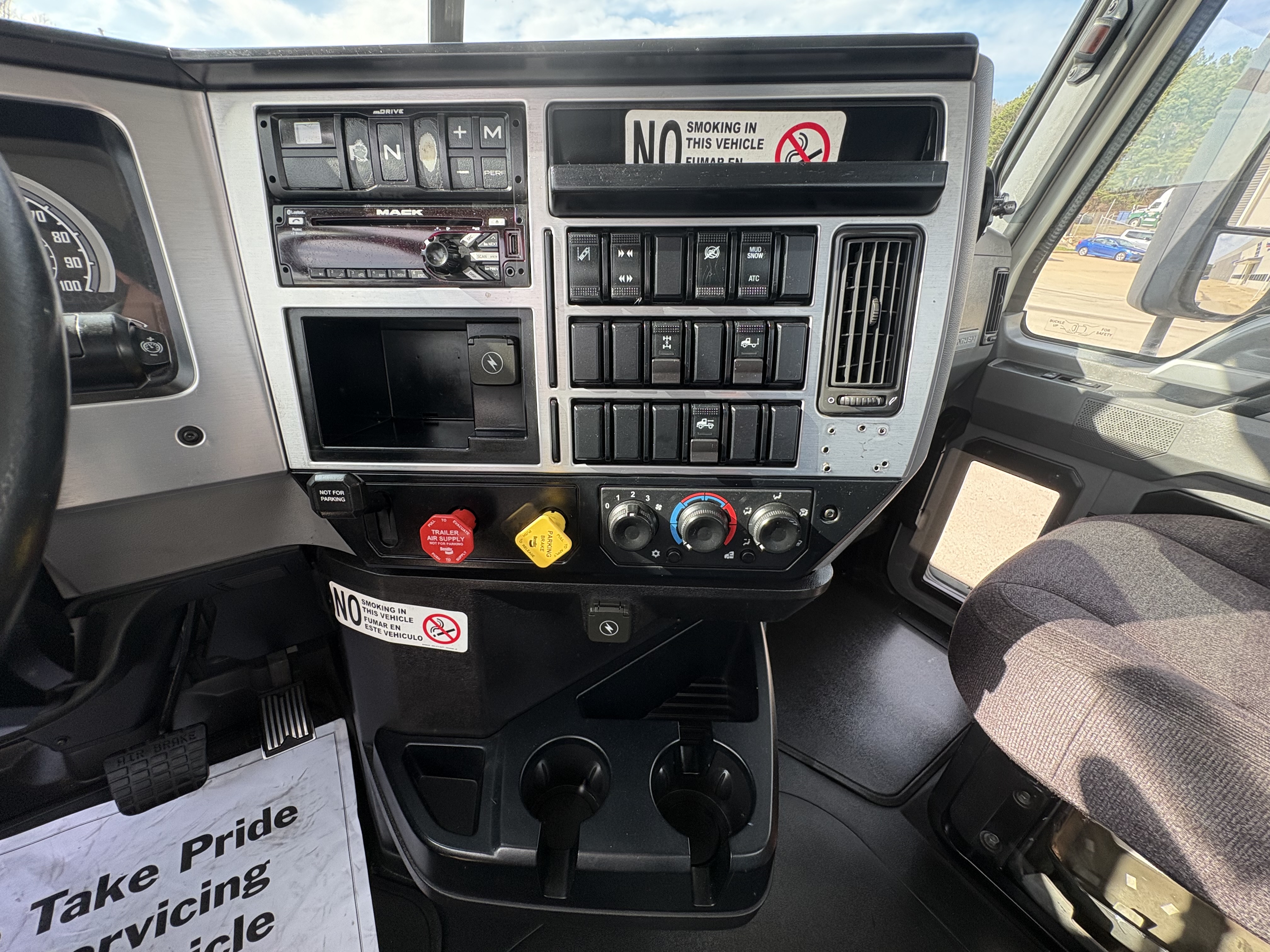 2020 Mack - image 12