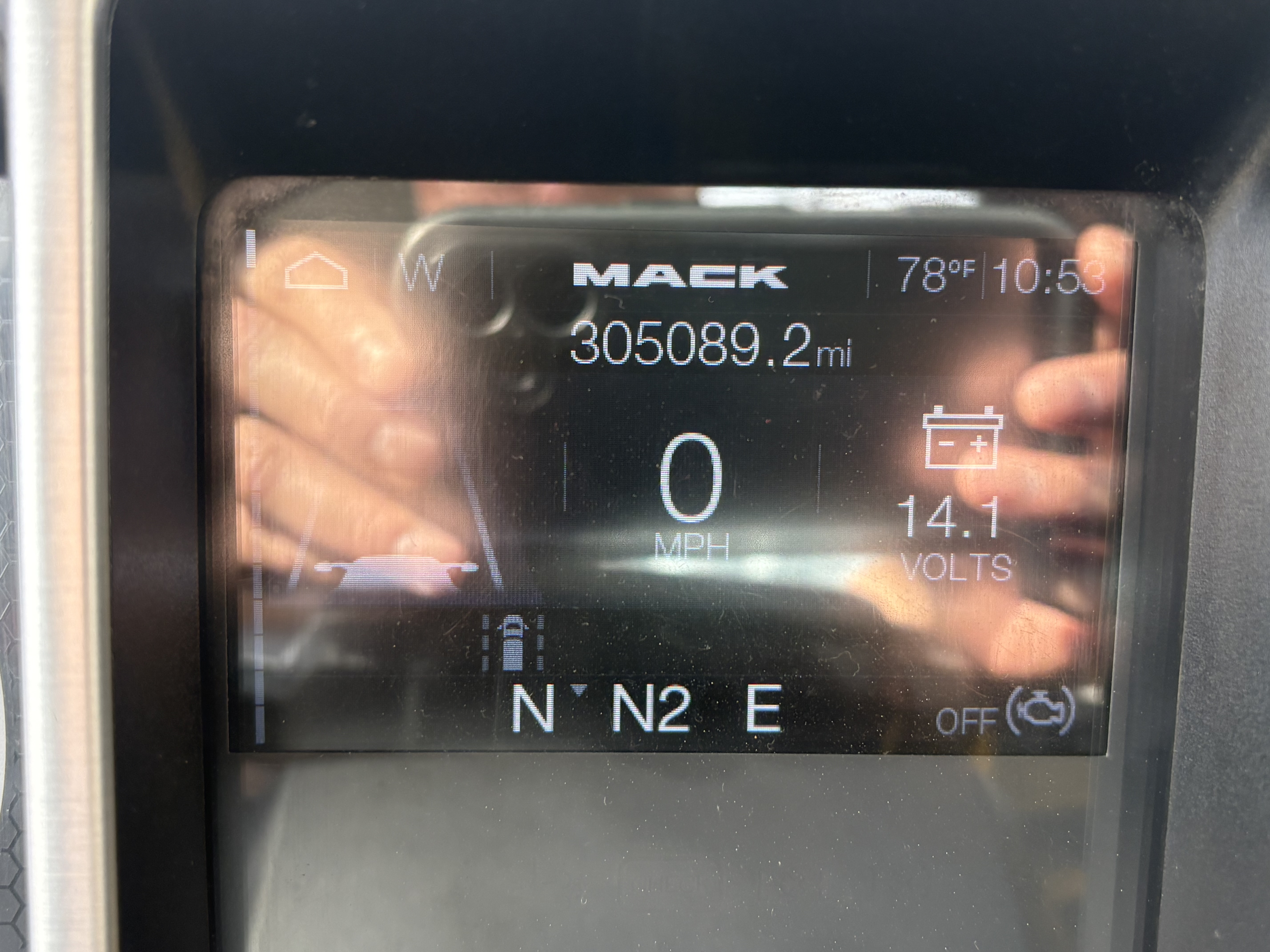 2020 Mack - image 13