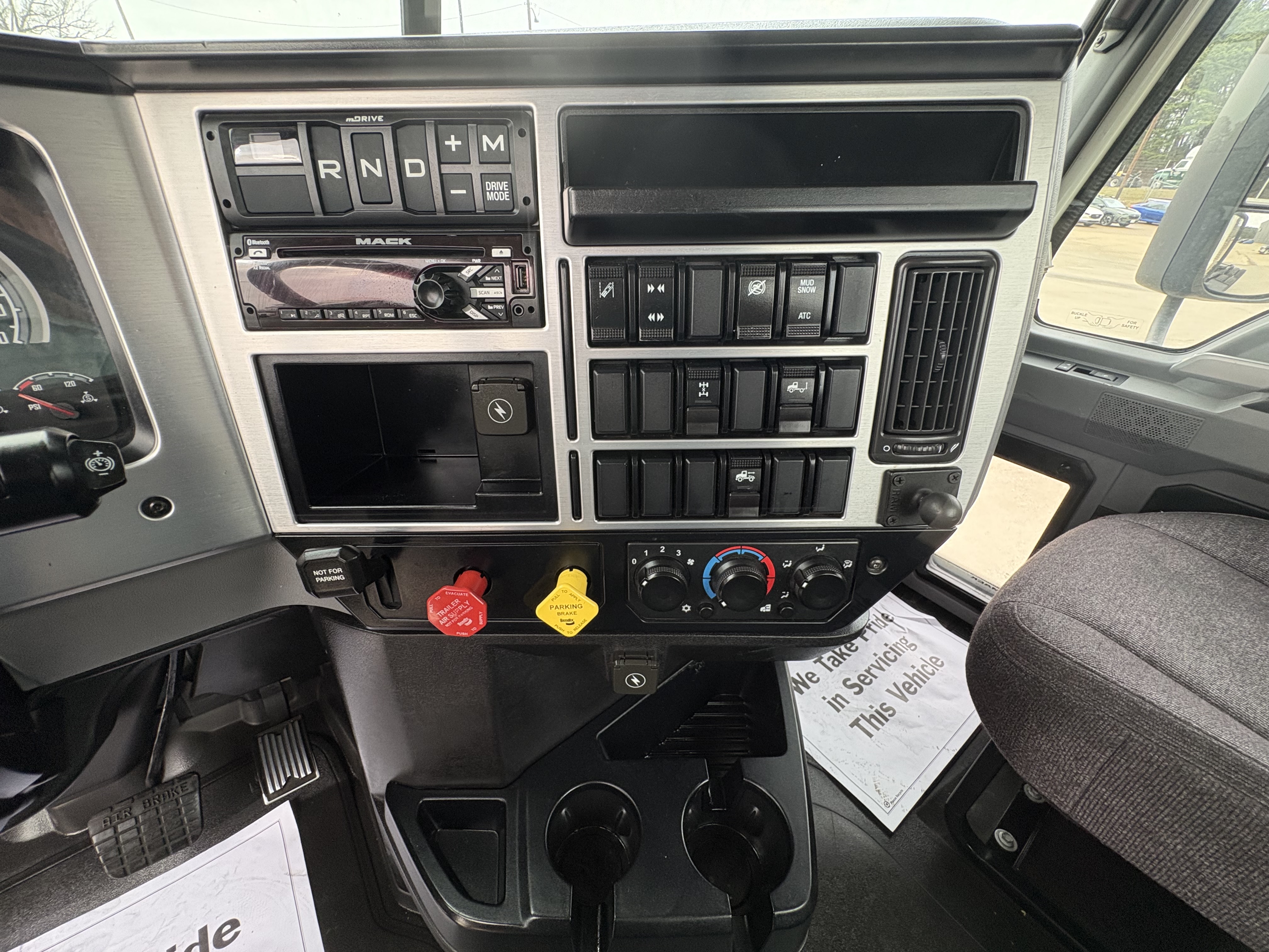 2020 Mack - image 12