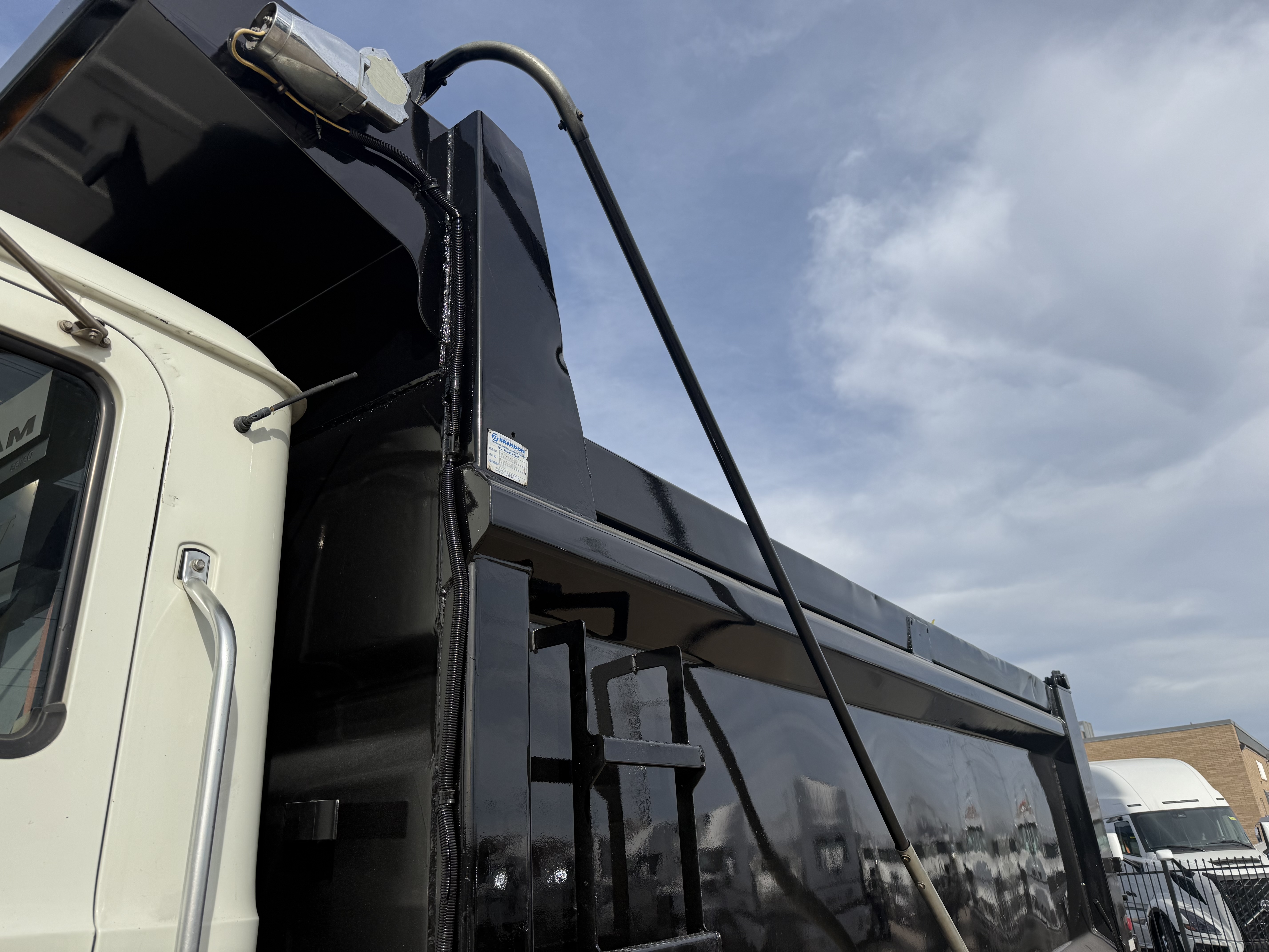 2020 Mack - image 10