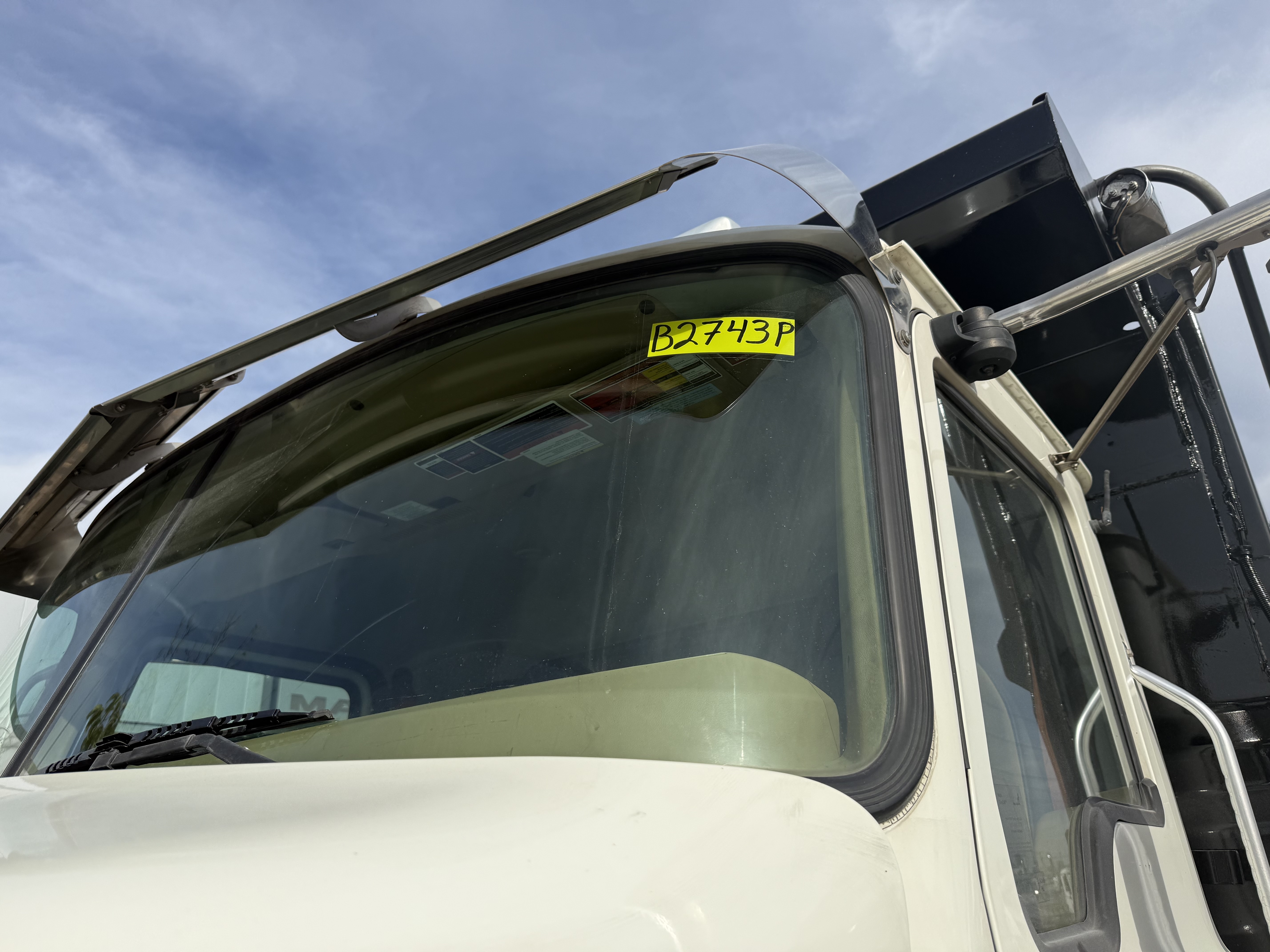 2020 Mack - image 25