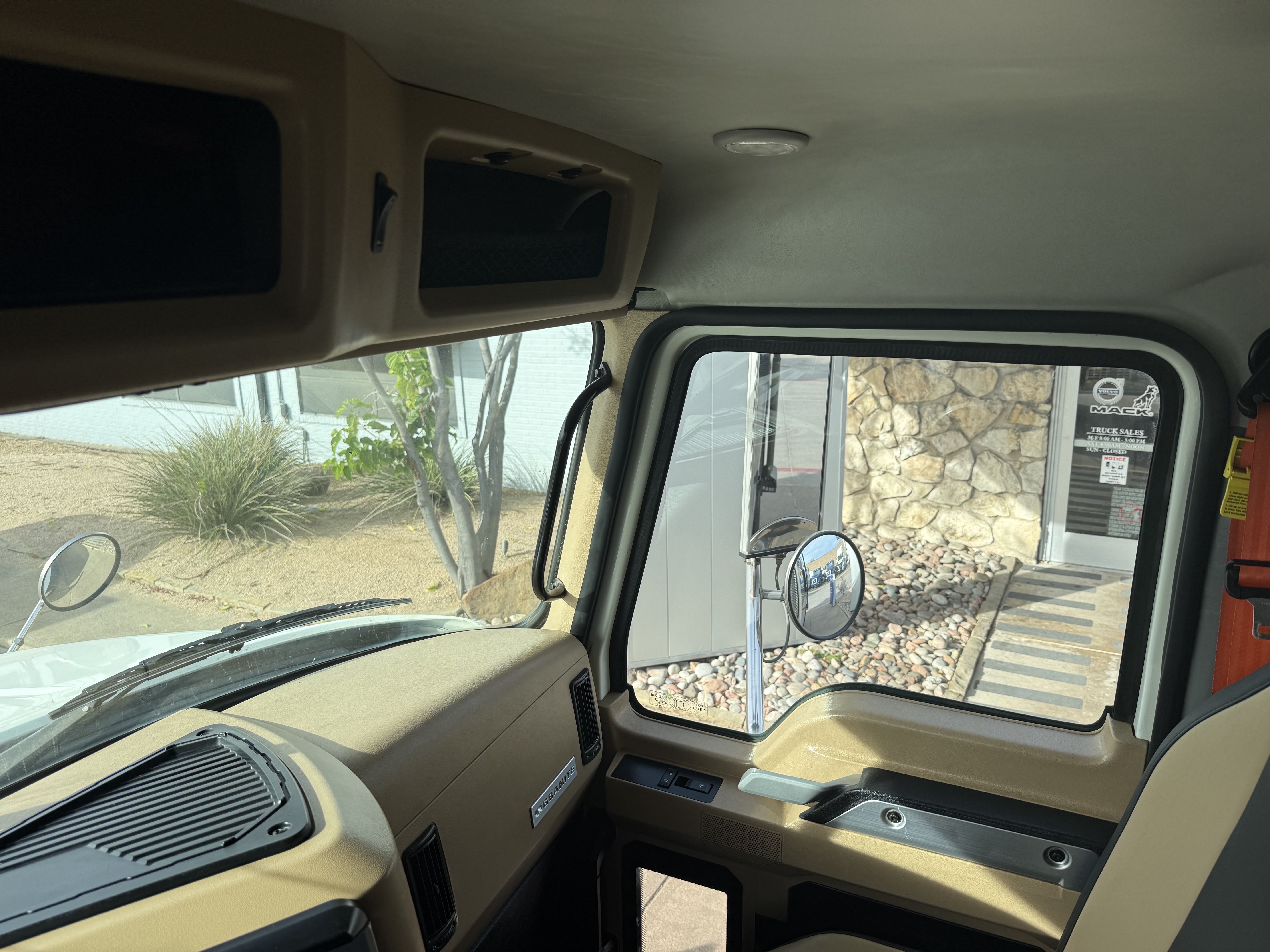 2020 Mack - image 17