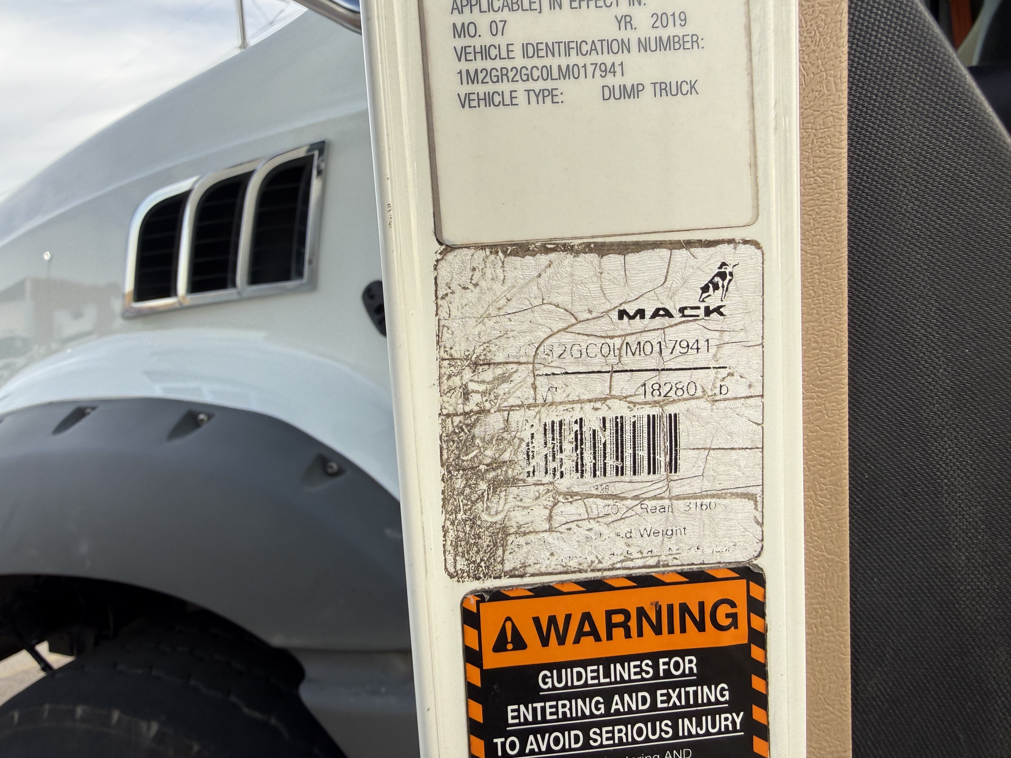 2020 Mack - image 30