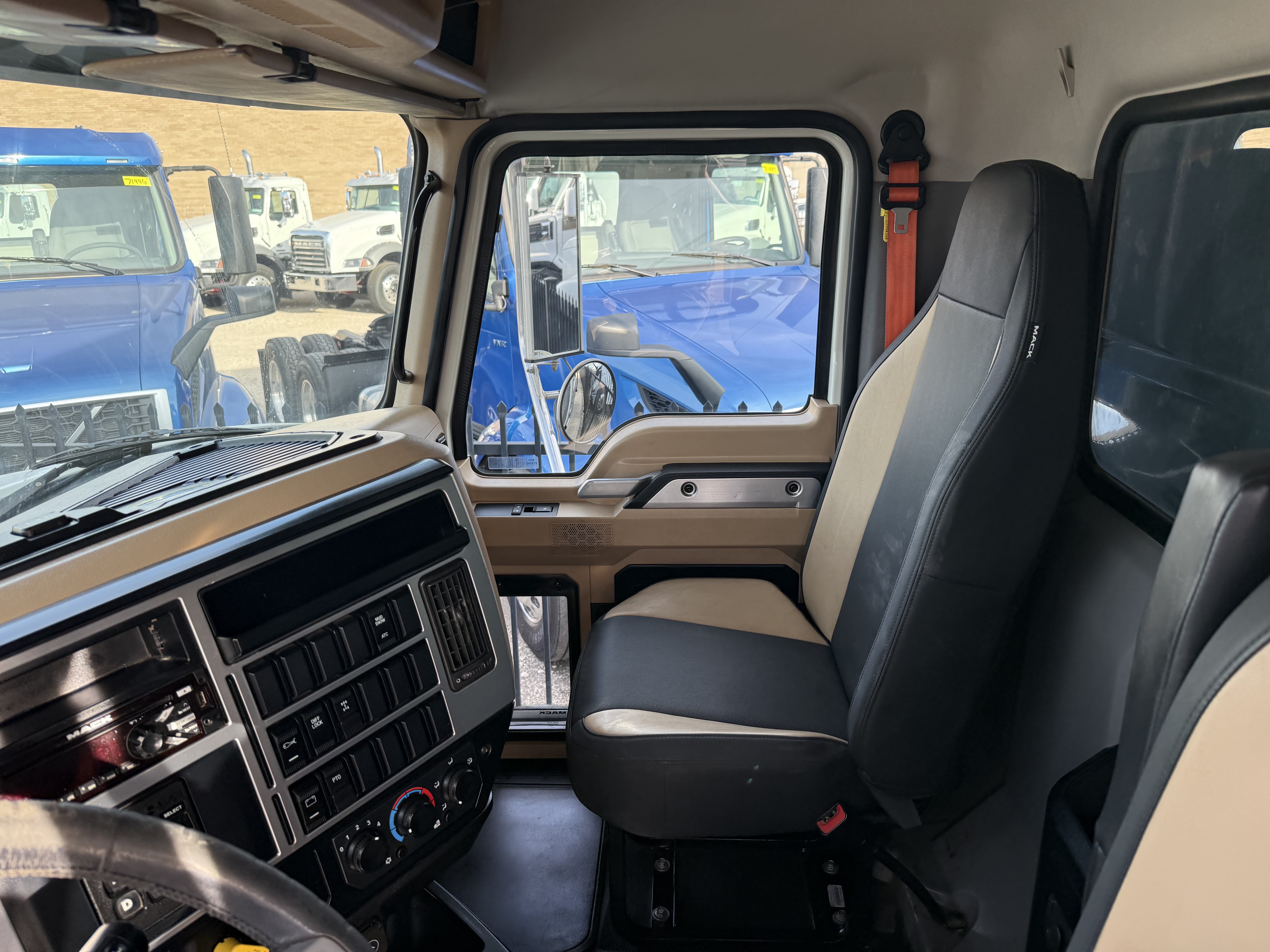 2020 Mack - image 15