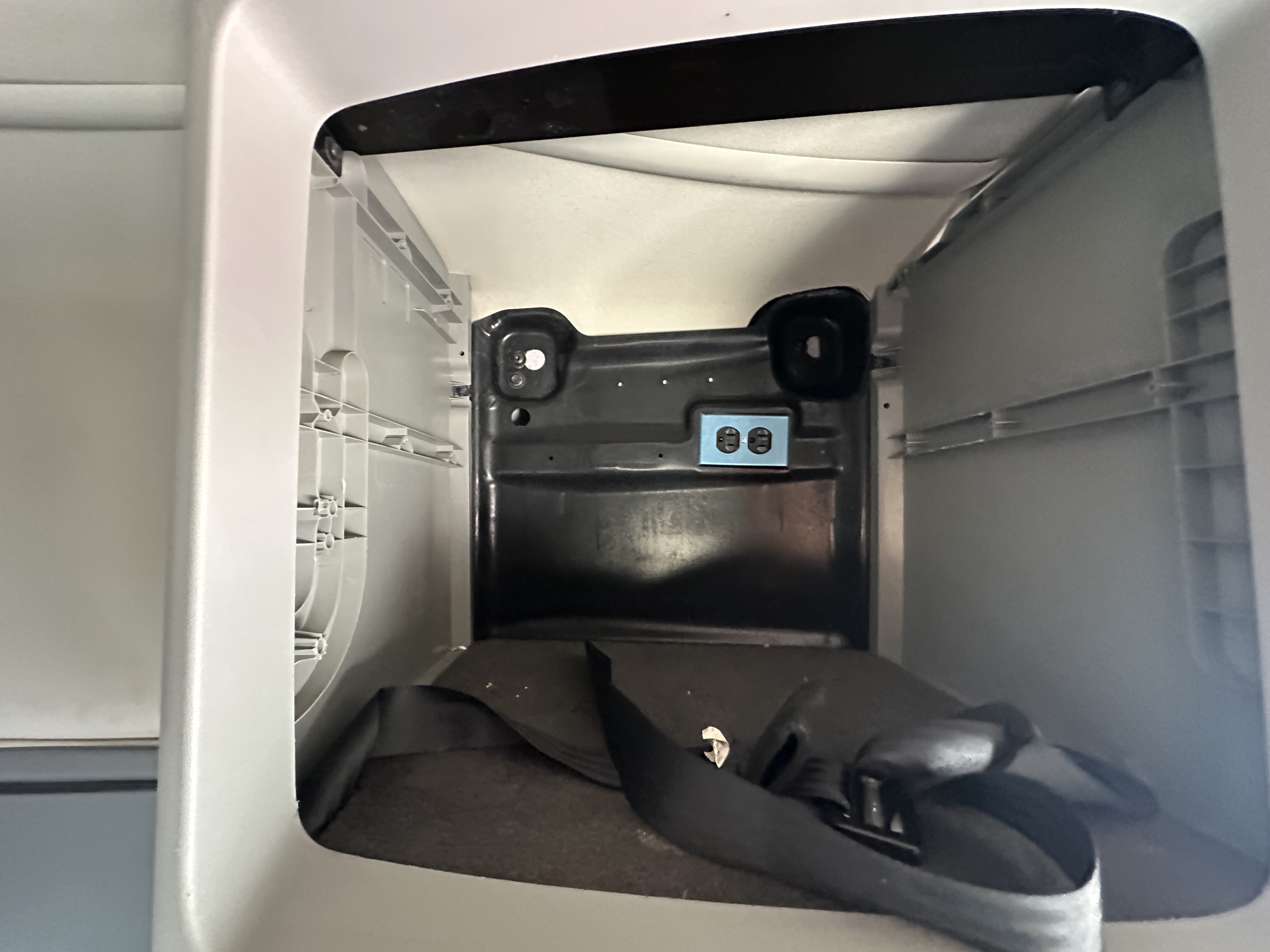 2021 Volvo - image 13