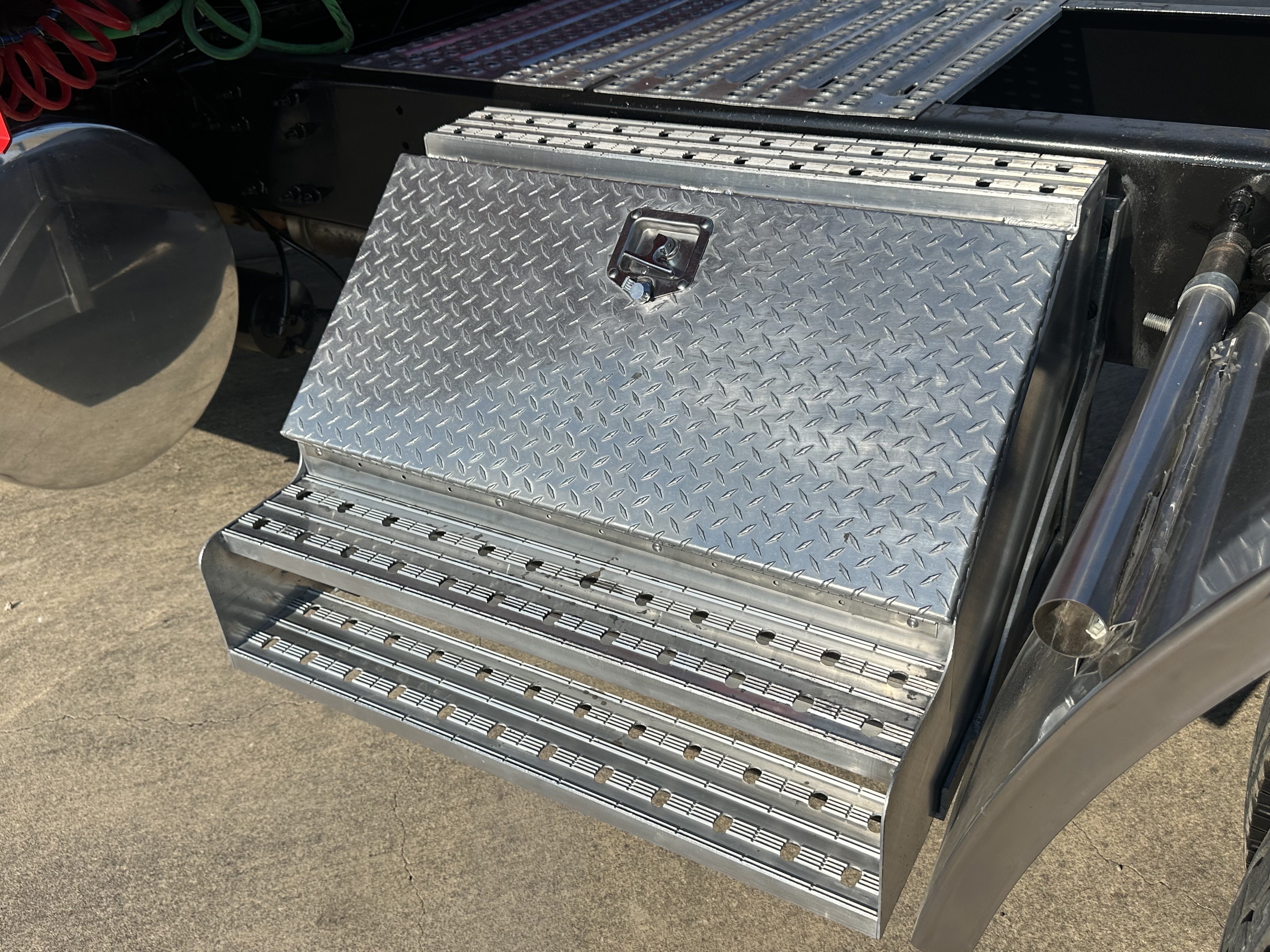 2021 Volvo - image 9