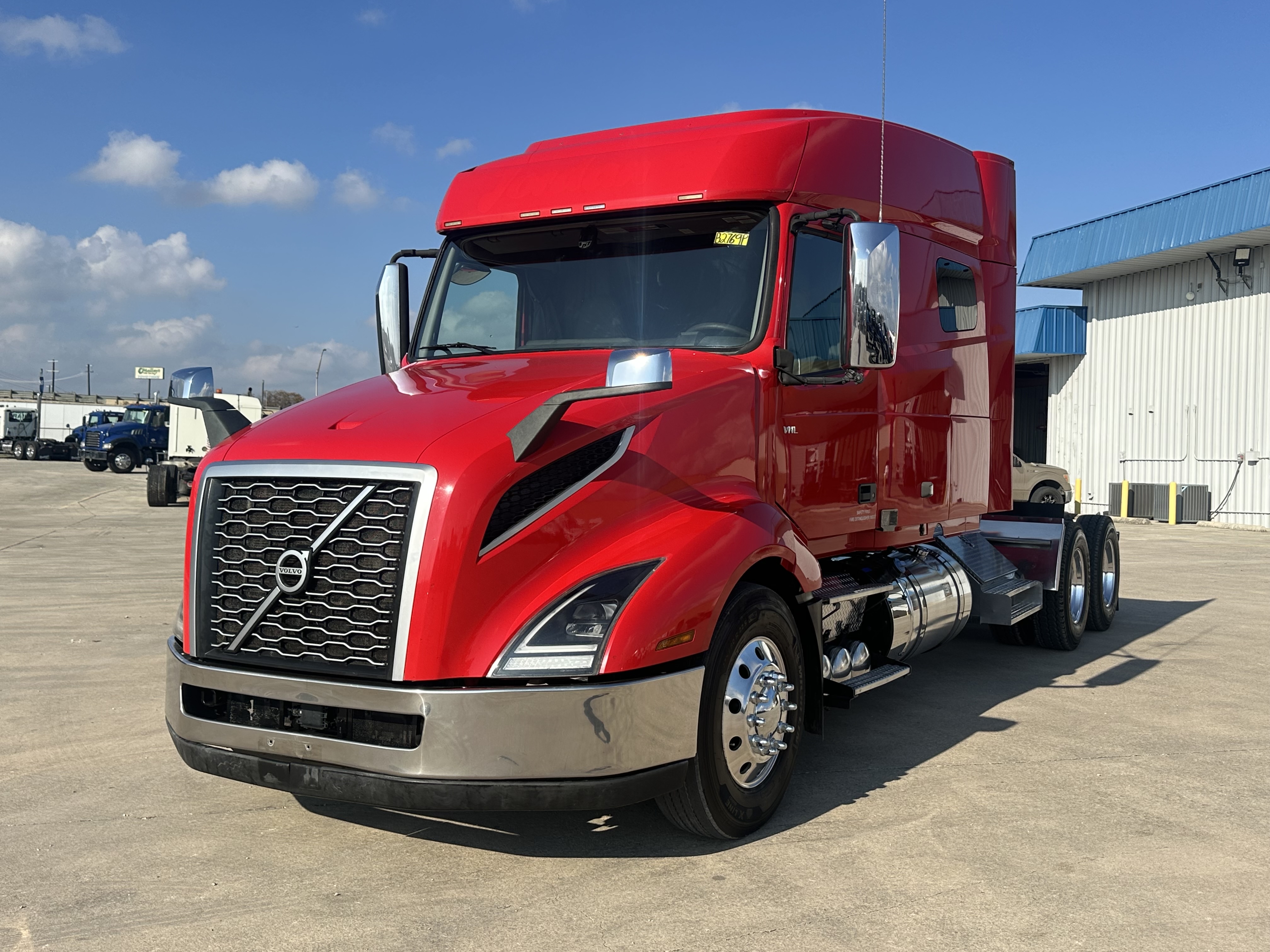 2021 Volvo - image 1