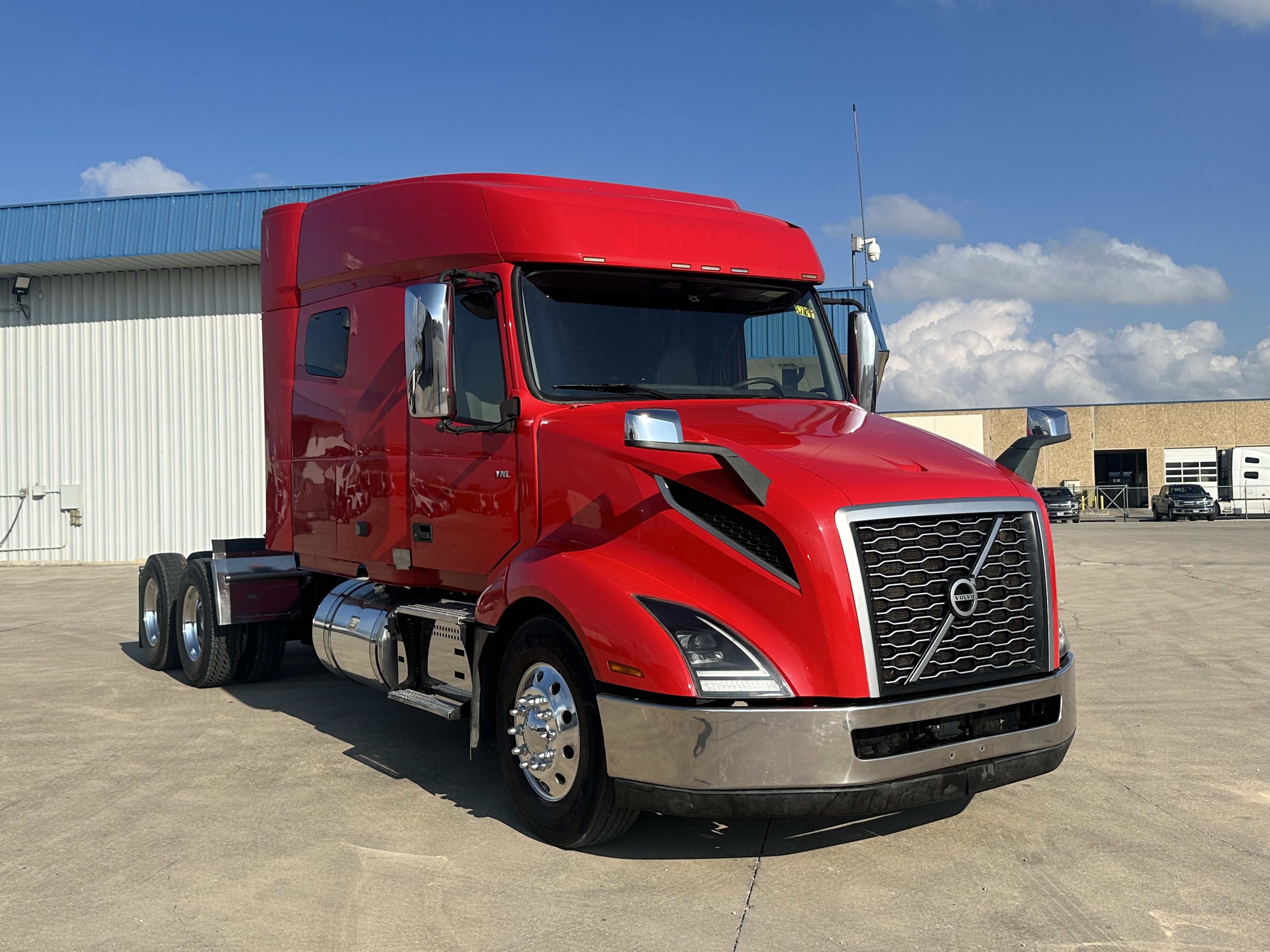 2021 Volvo - image 2