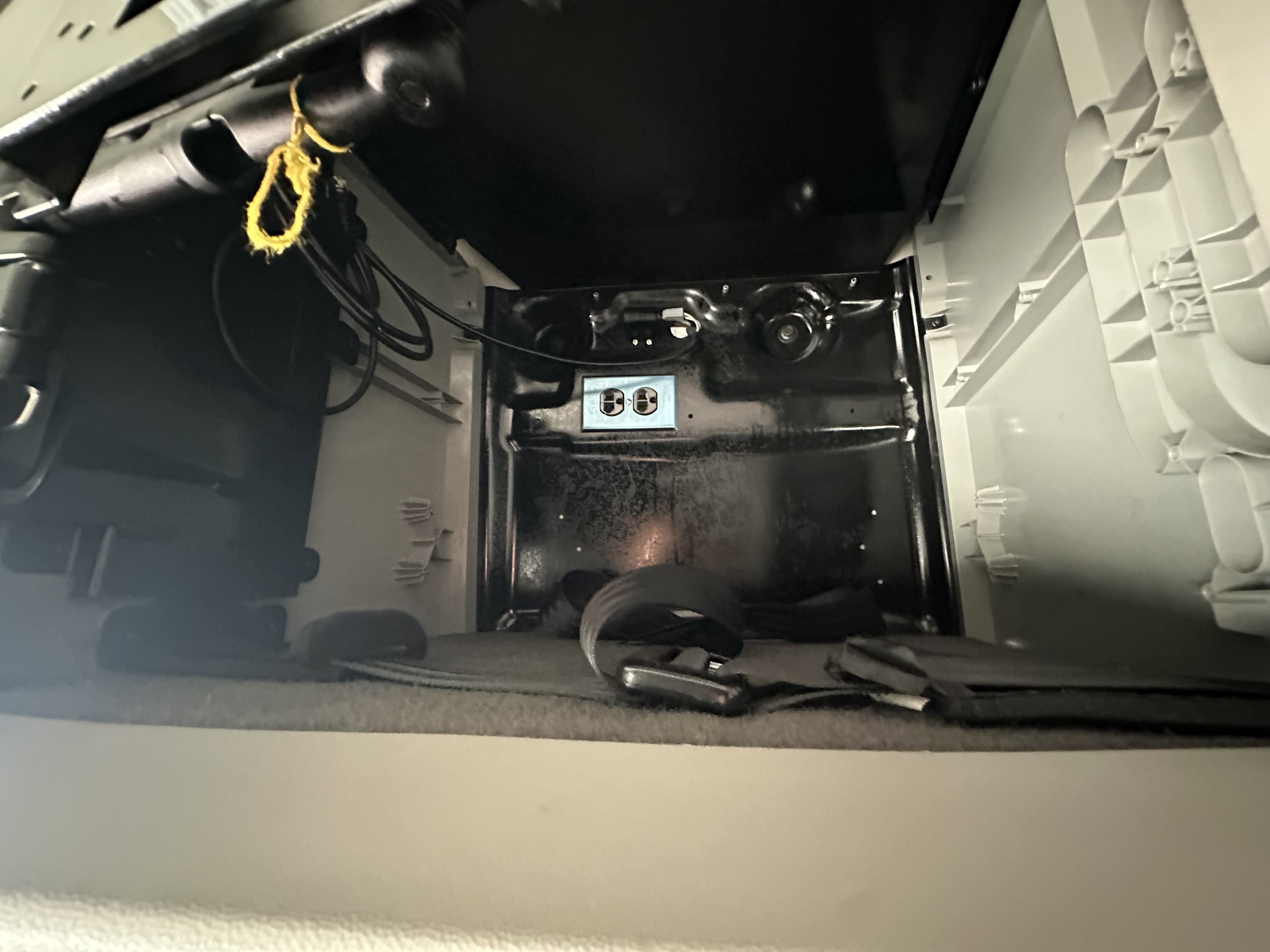 2021 Volvo - image 11