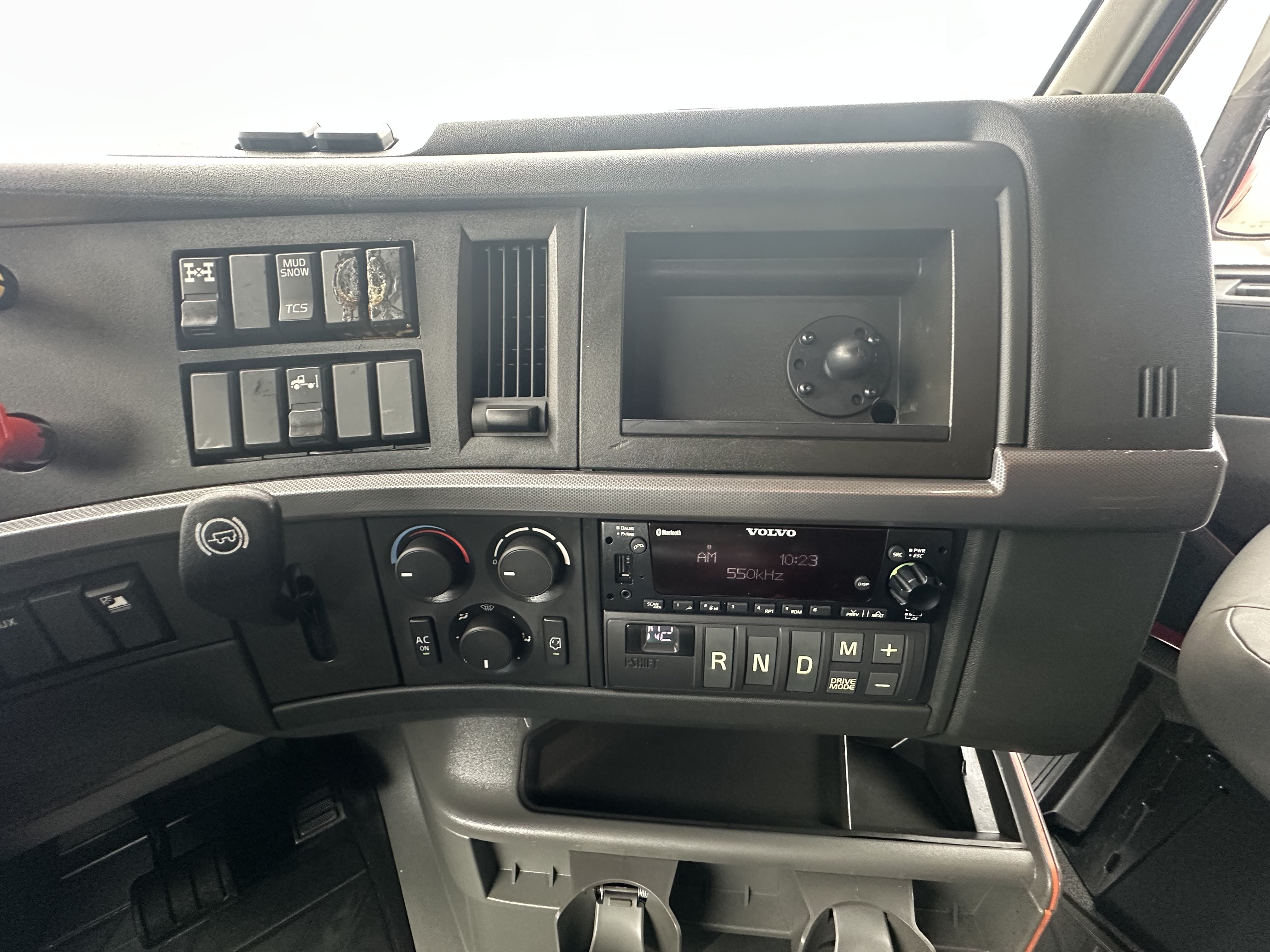 2022 Volvo - image 14