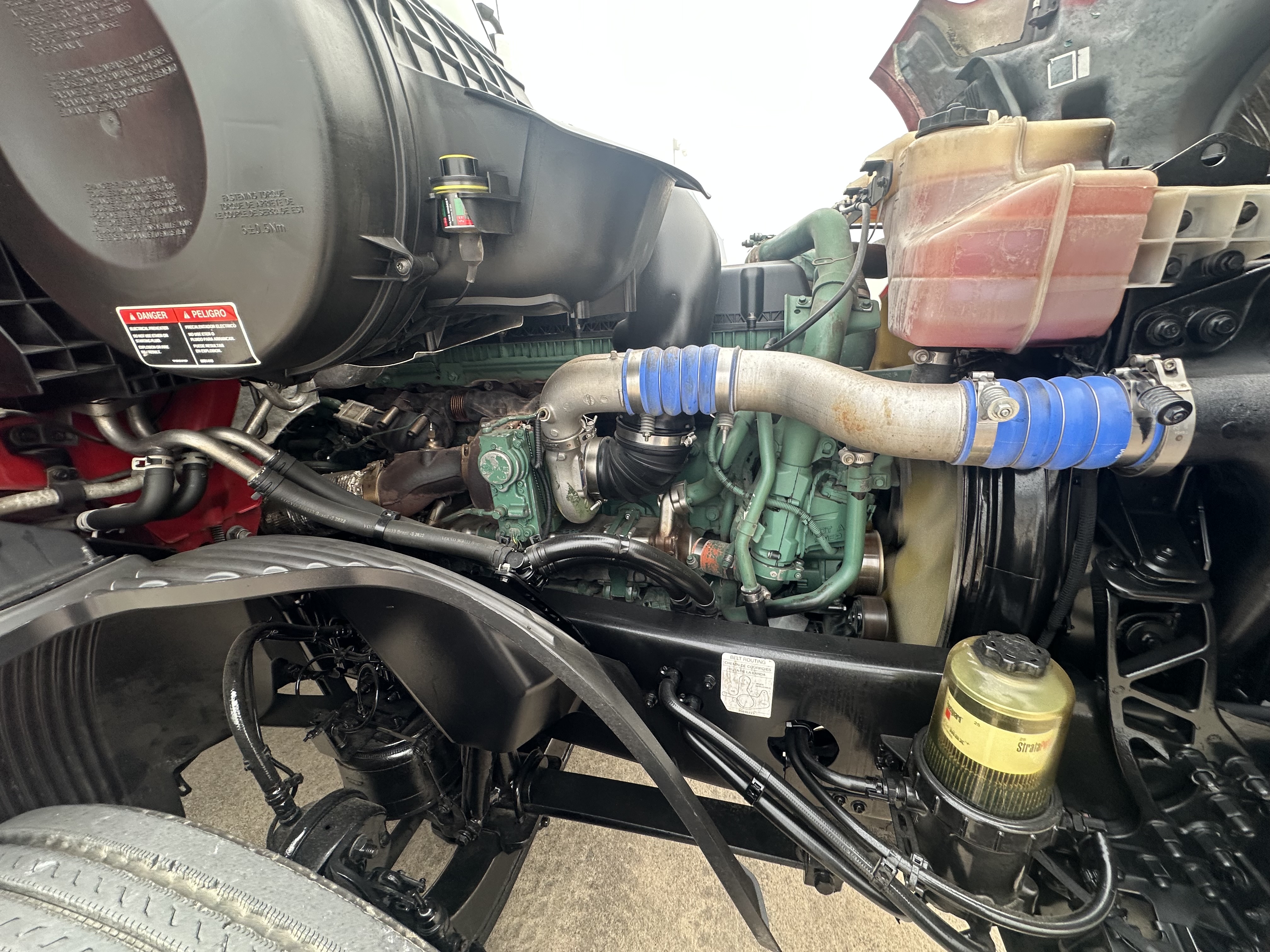 2022 Volvo - image 9