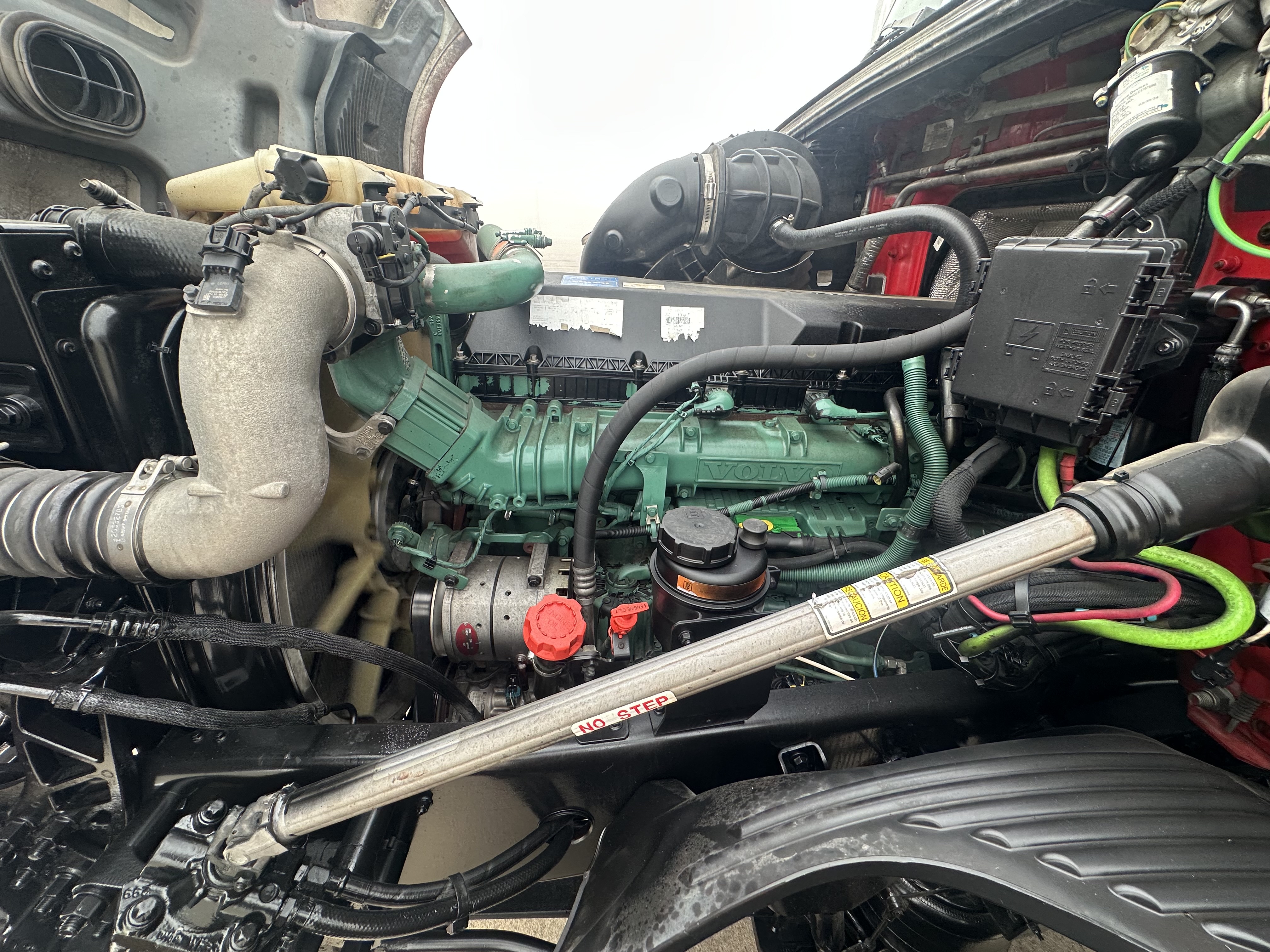 2022 Volvo - image 11