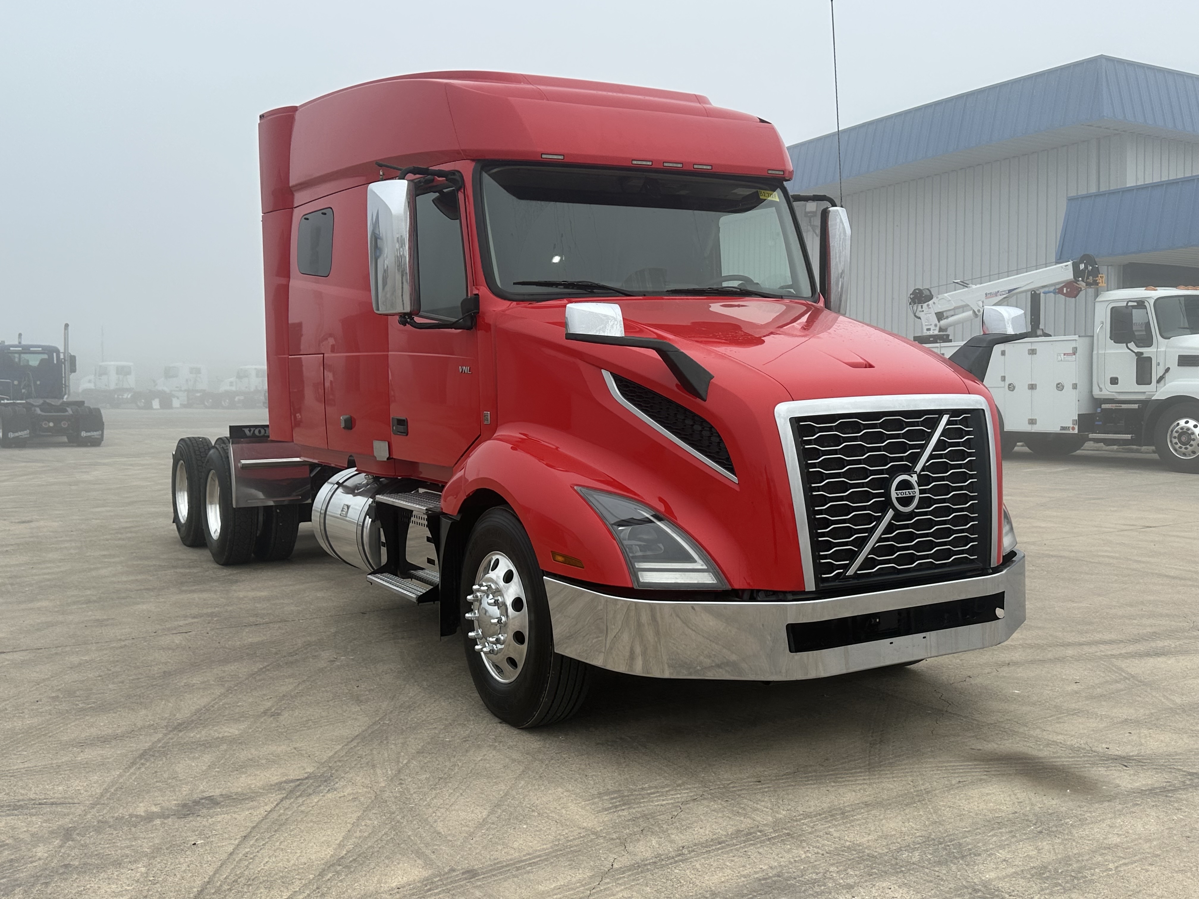 2022 Volvo - image 3