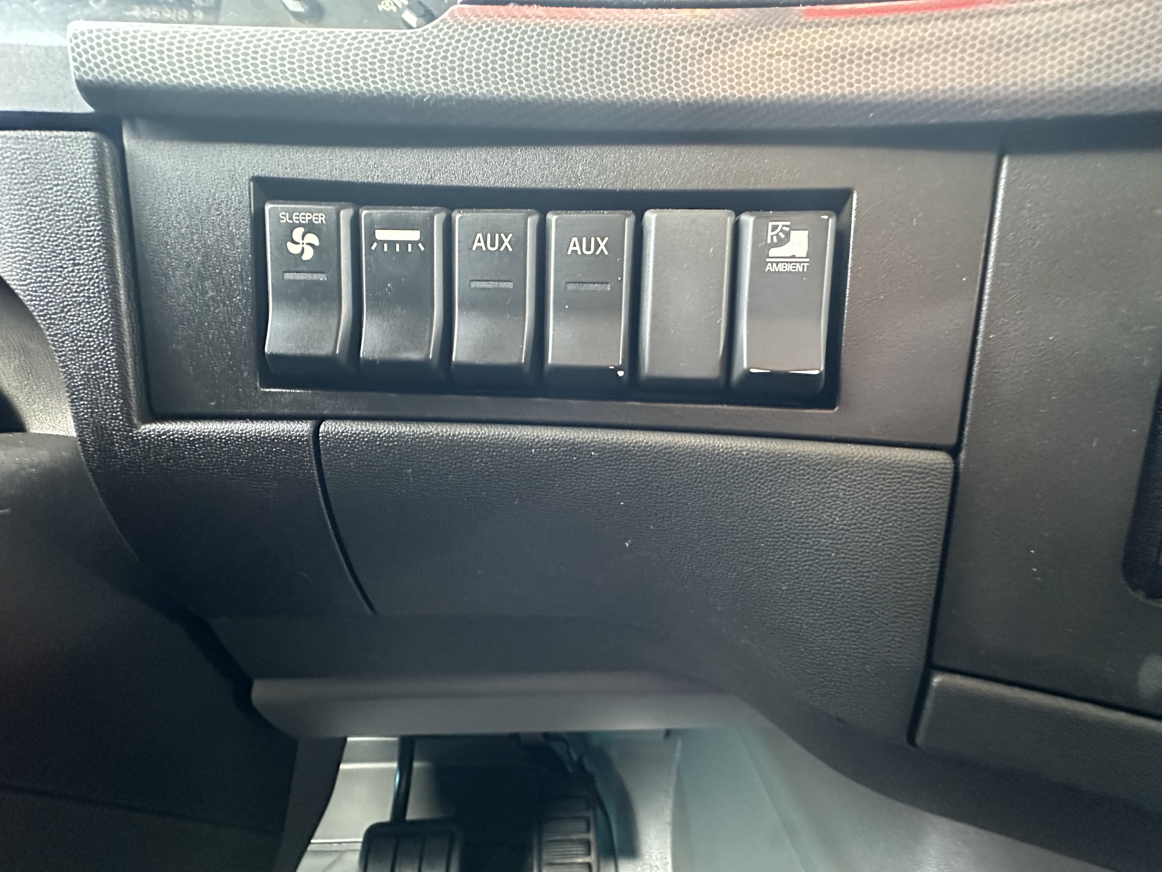 2022 Volvo - image 11