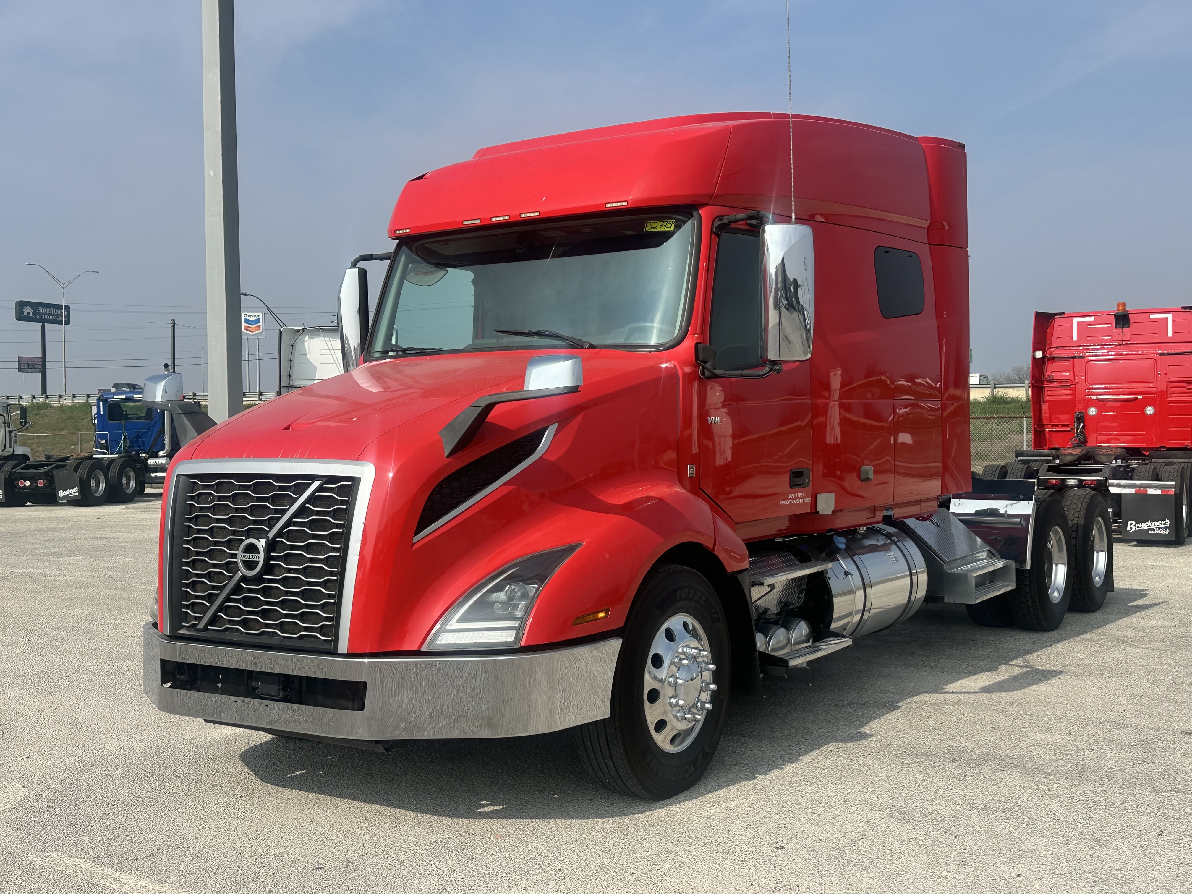 2022 Volvo - image 1