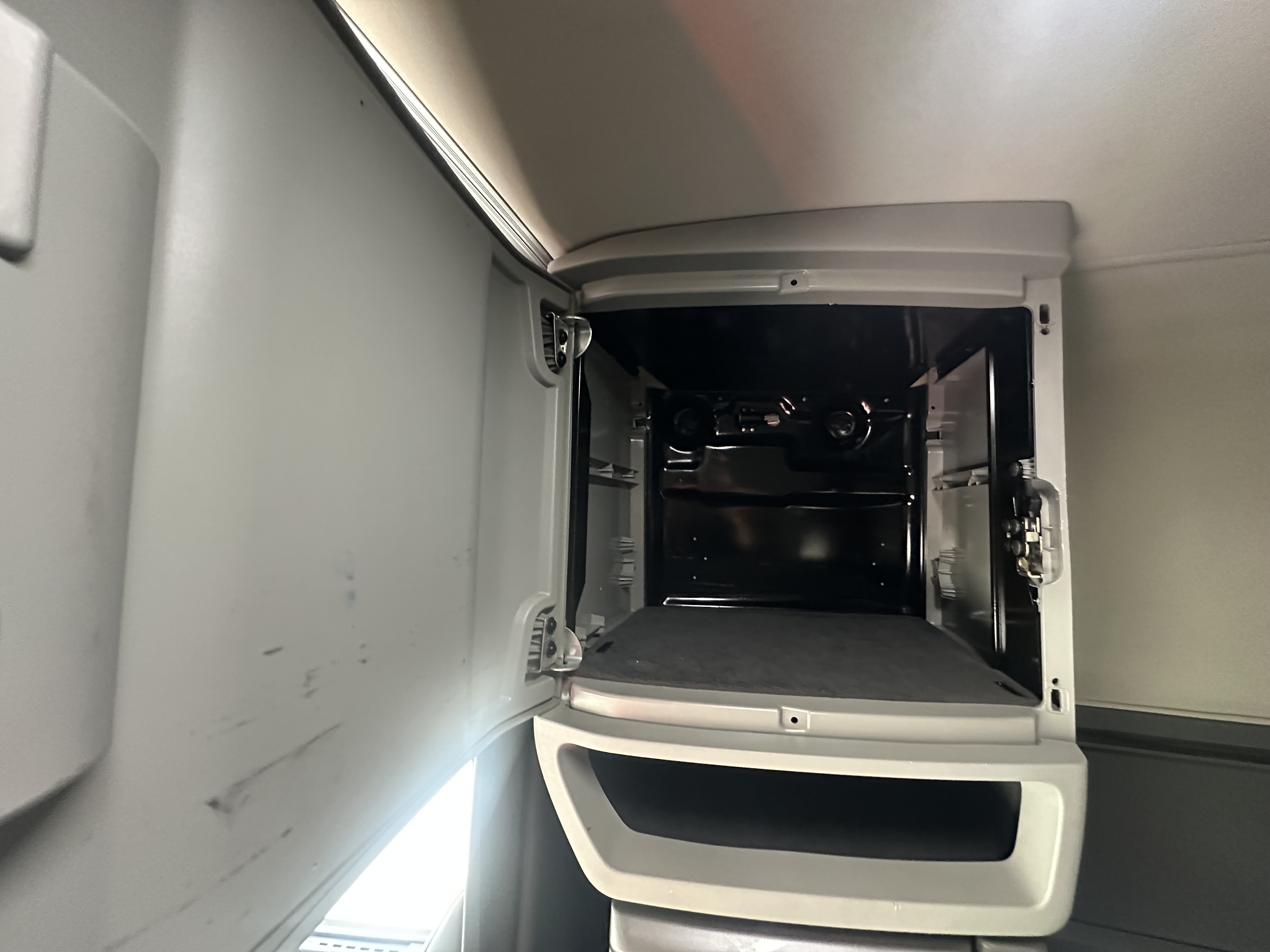 2022 Volvo - image 15