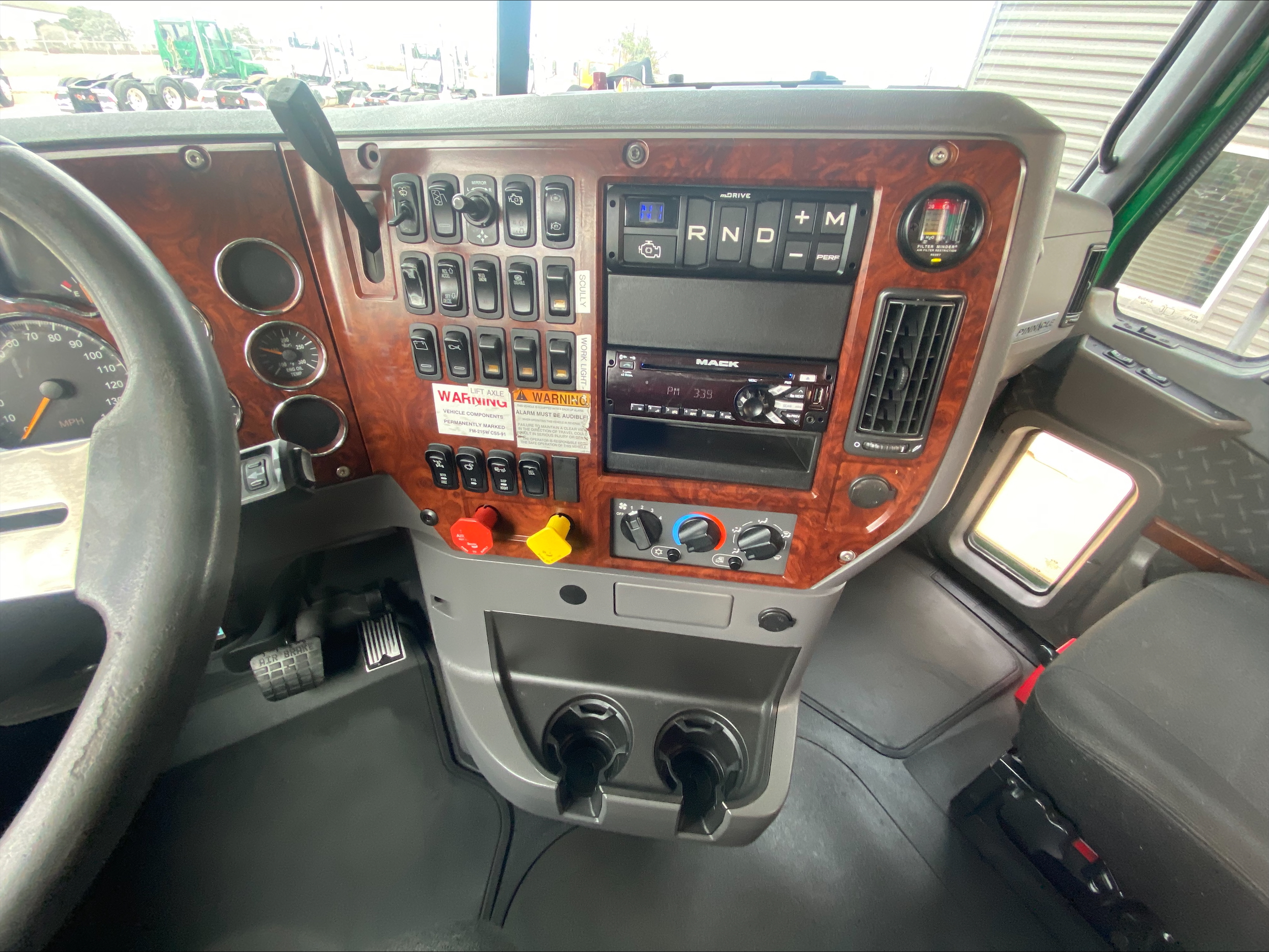 2018 Mack - image 19