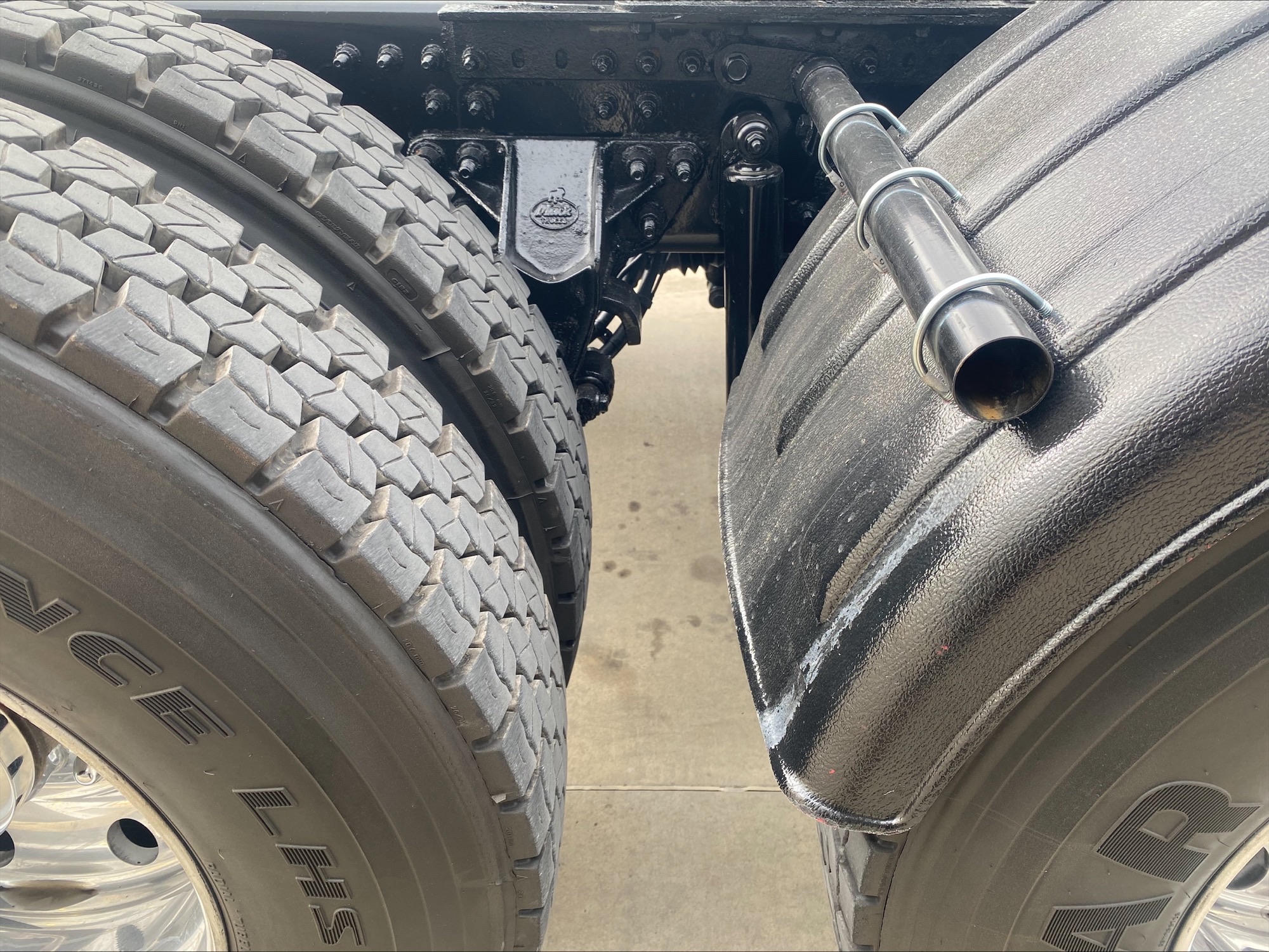 2018 Mack - image 22