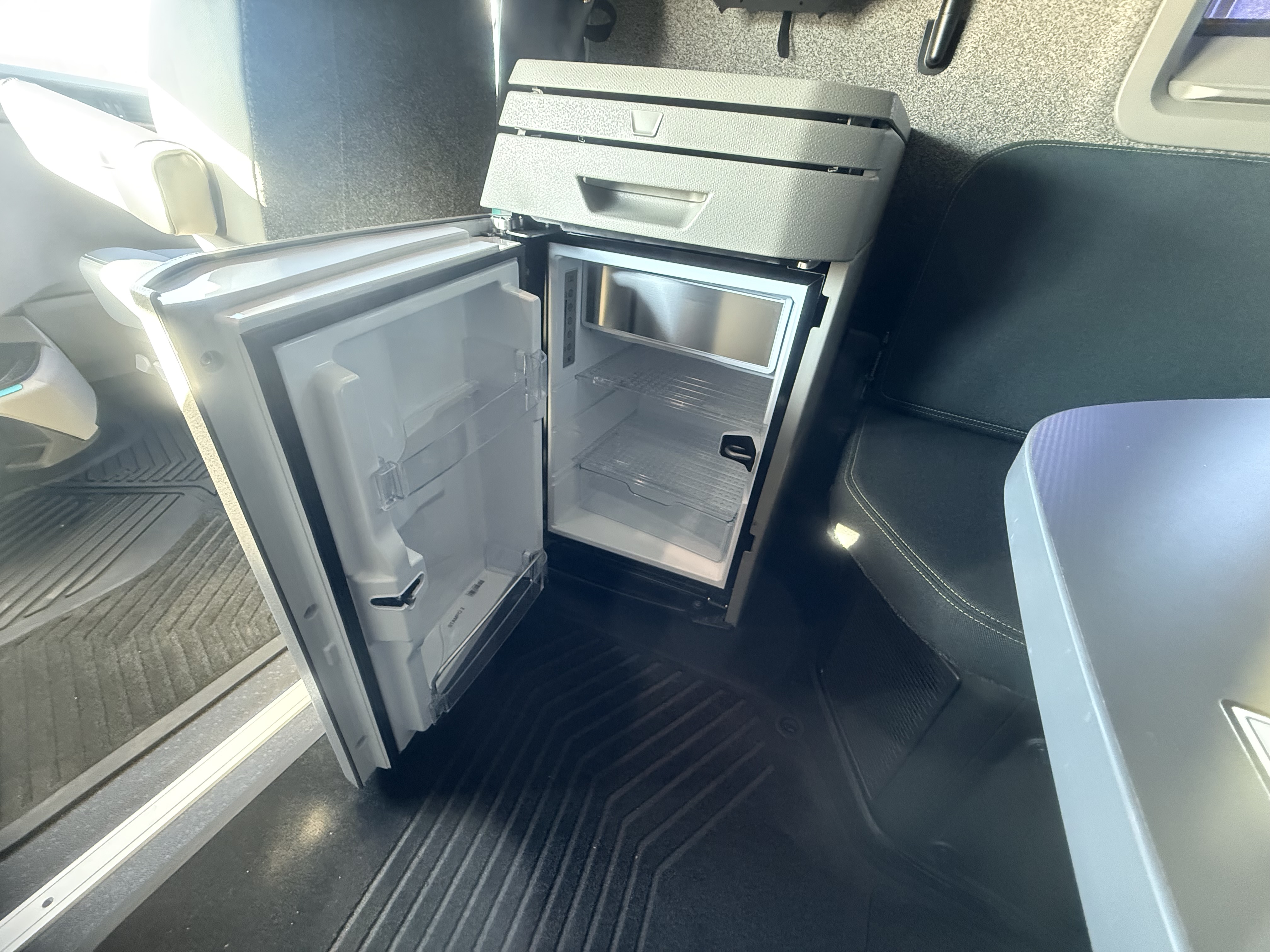 2026 Volvo - image 18