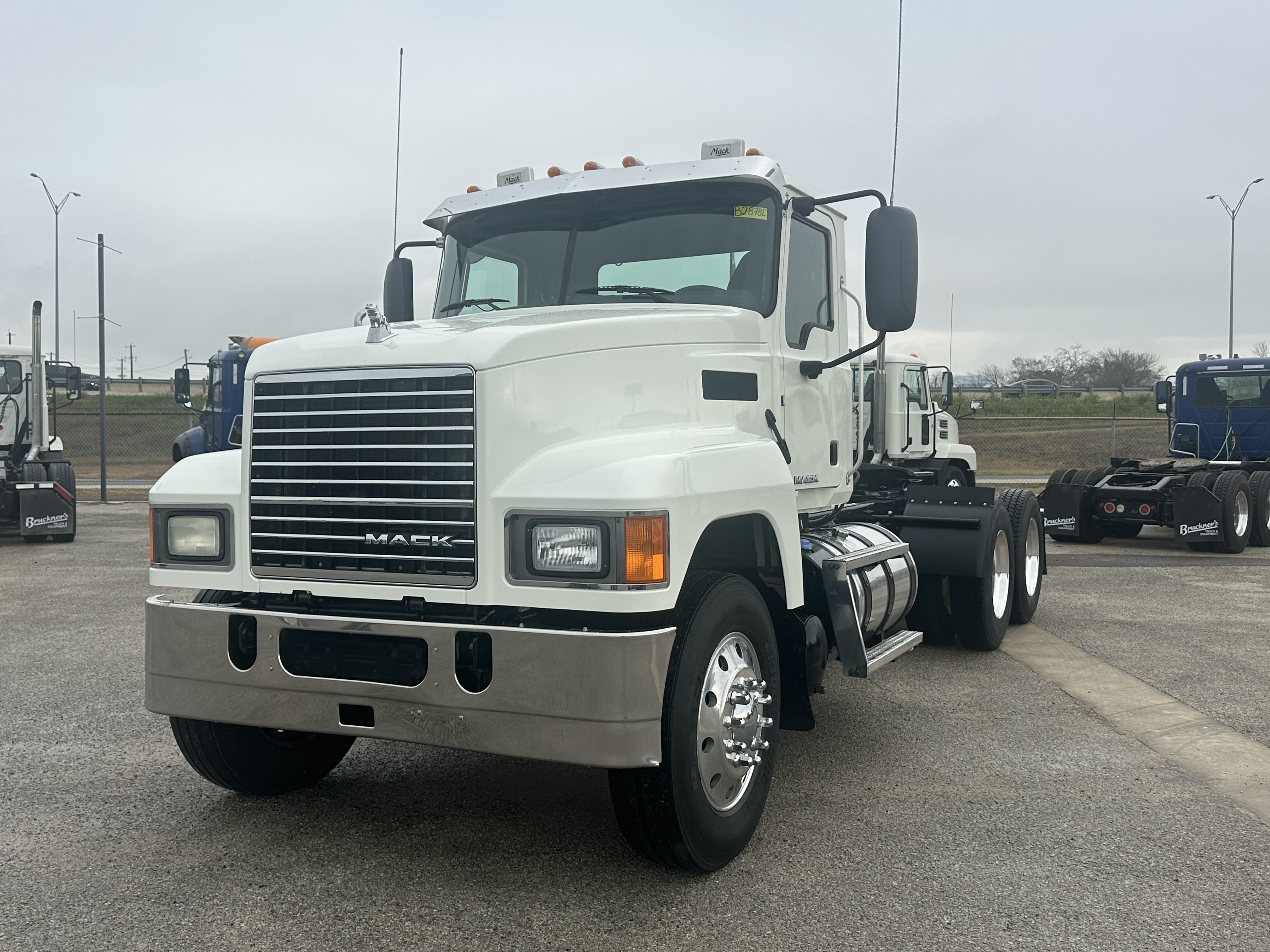 2018 Mack - image 1