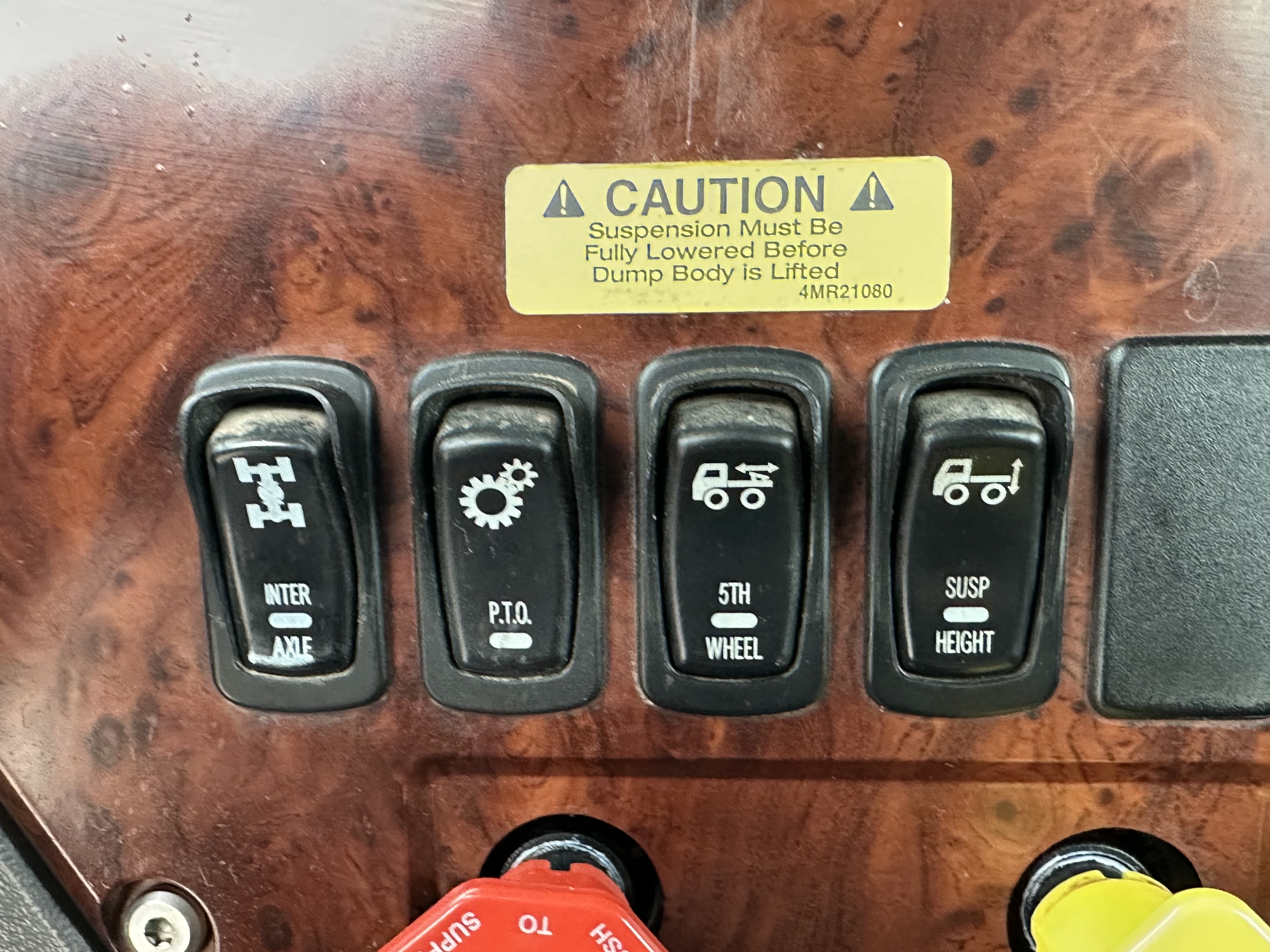 2018 Mack - image 11