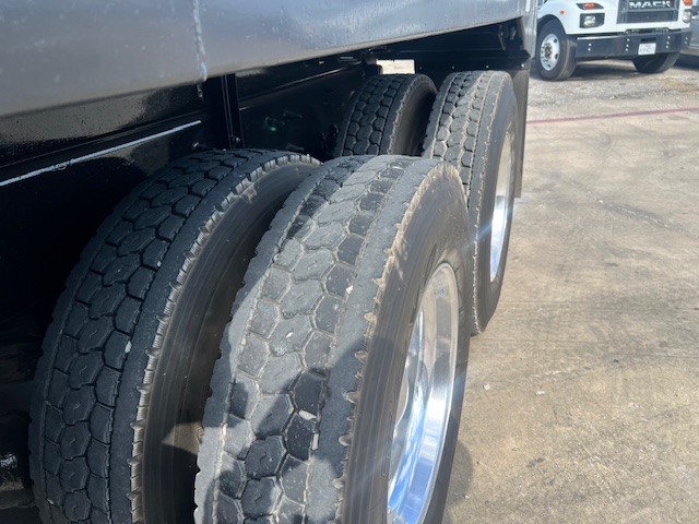 2018 Mack - image 13